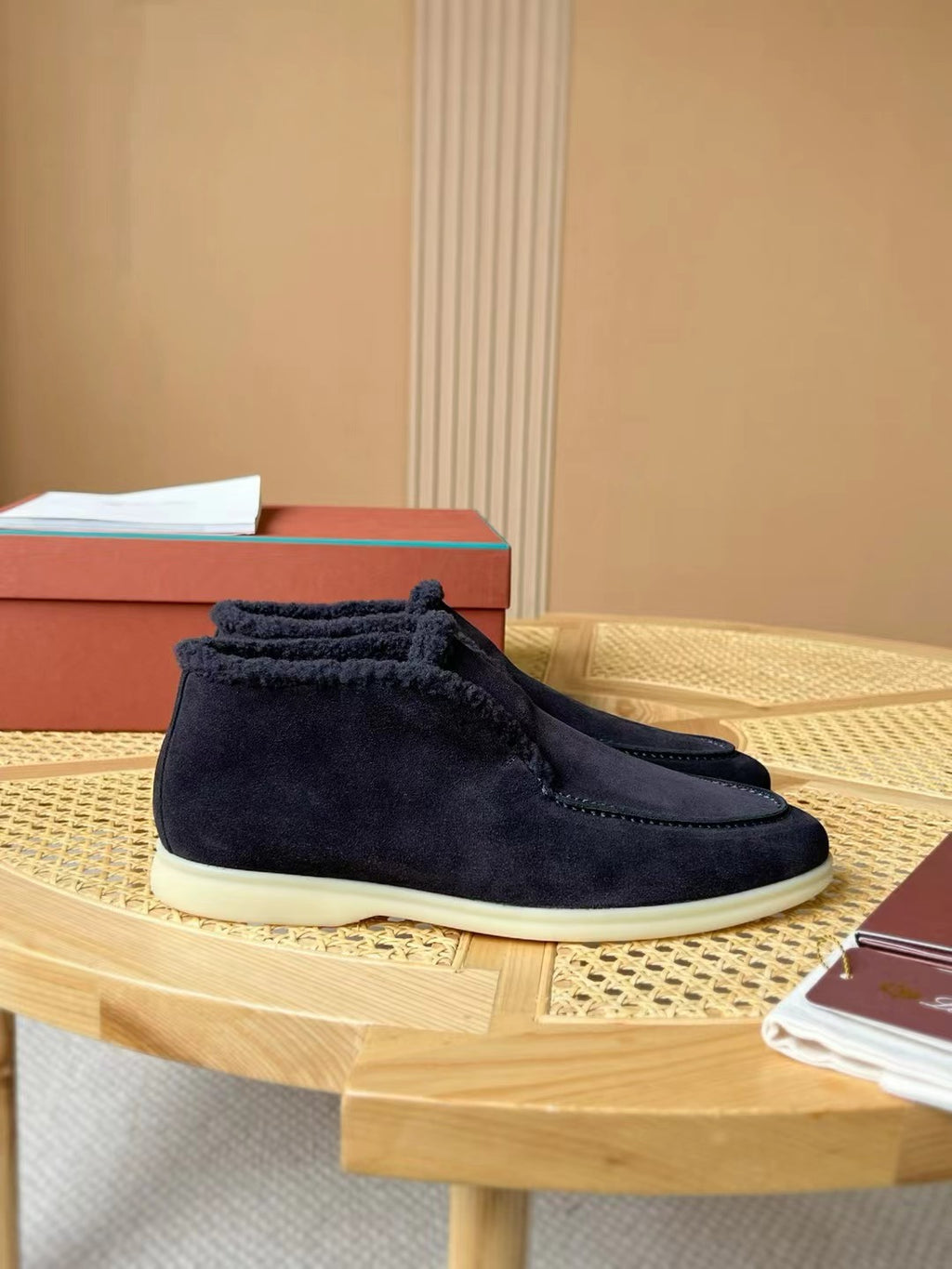 Loro Piana – Dunkelblaue Velours-Loafer mit Innenfutter