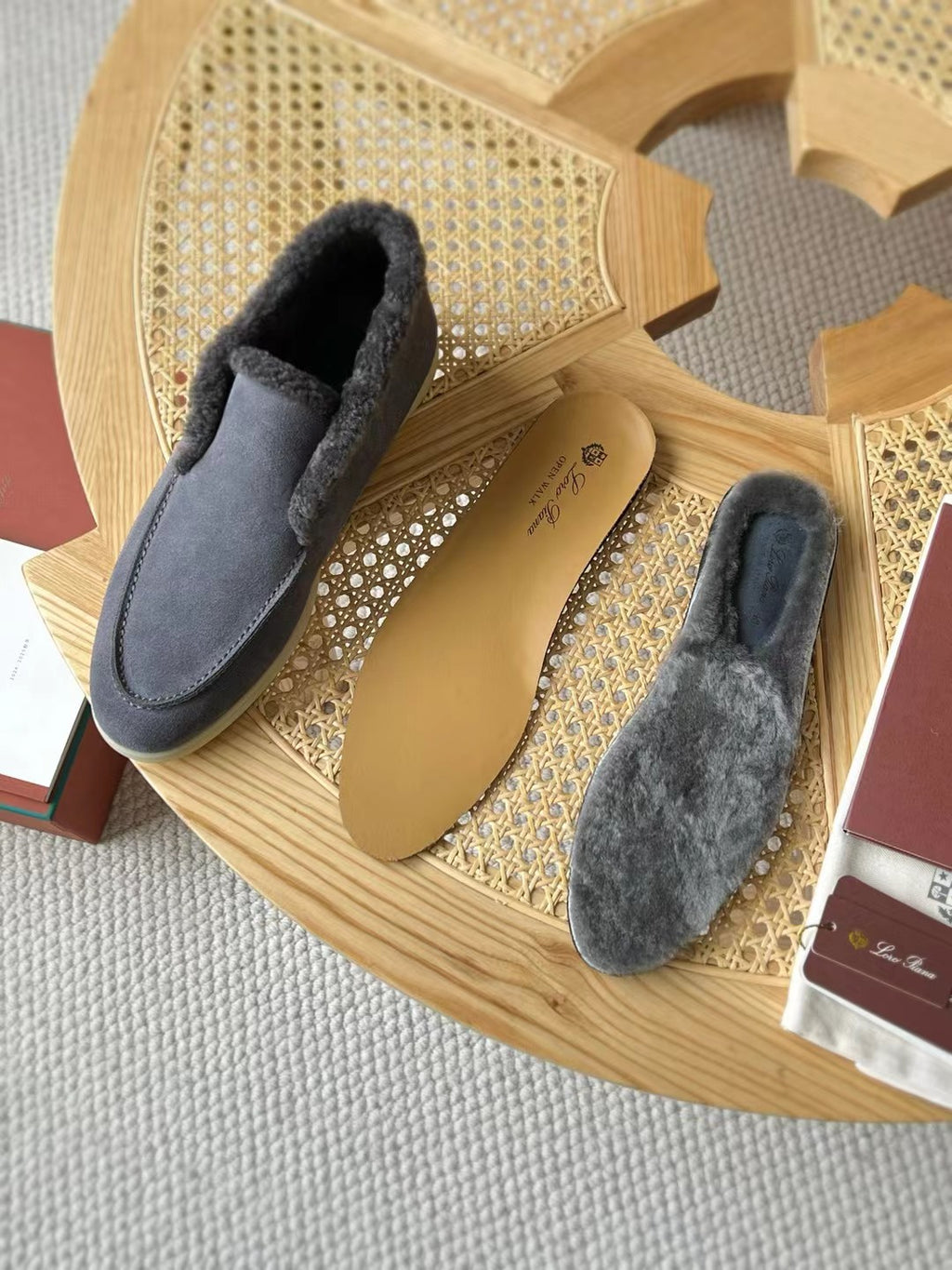 Loro Piana – Graue Velours-Hausschuhe mit Plüschfutter