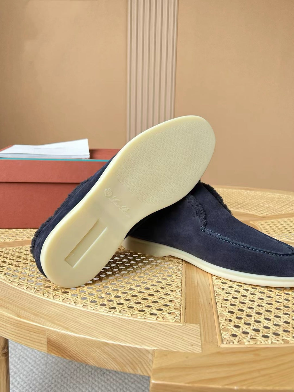 Loro Piana – Dunkelblaue Velours-Loafer mit Plüschfutter