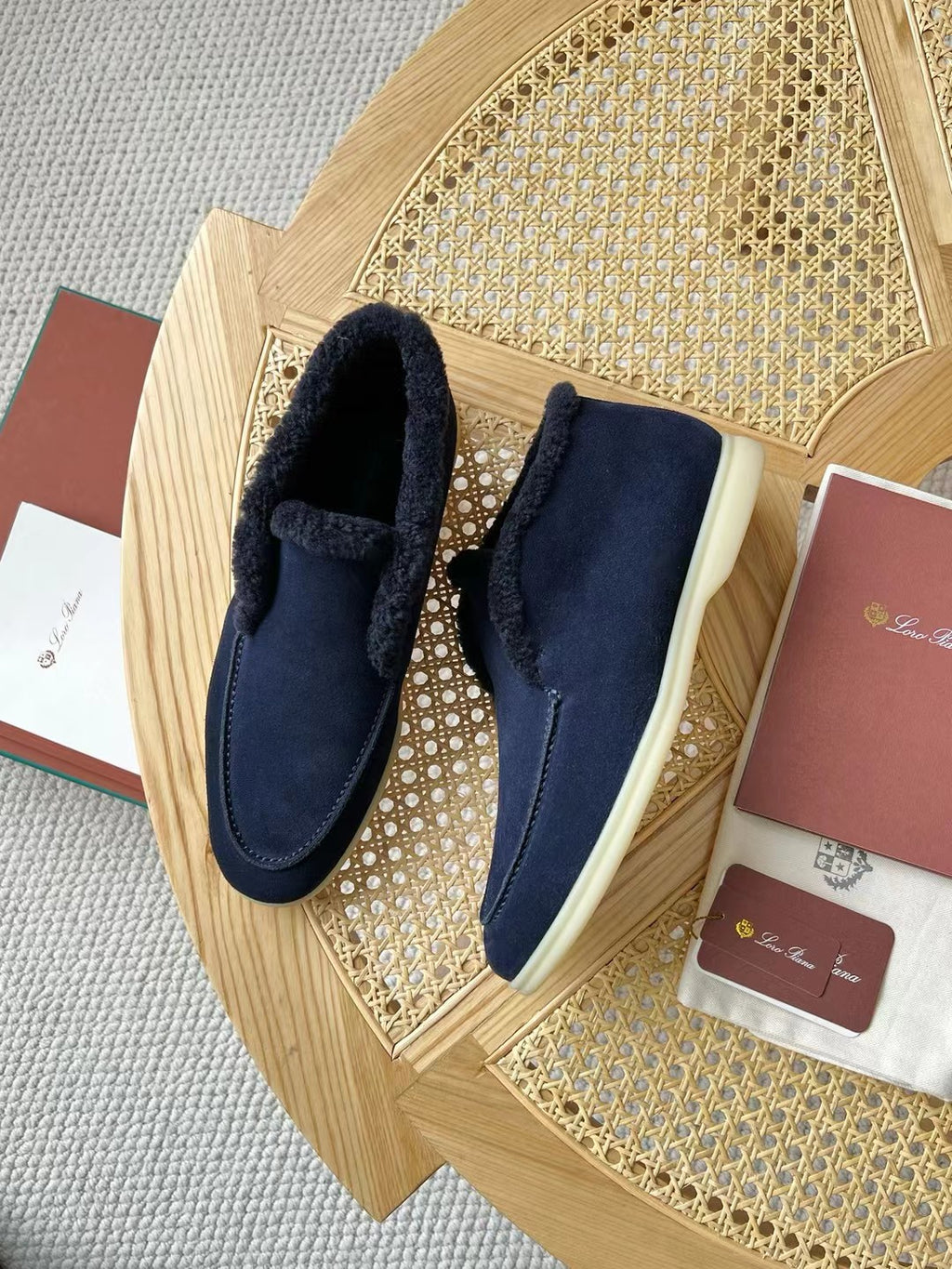 Loro Piana – Dunkelblaue Velours-Loafer mit Plüschfutter