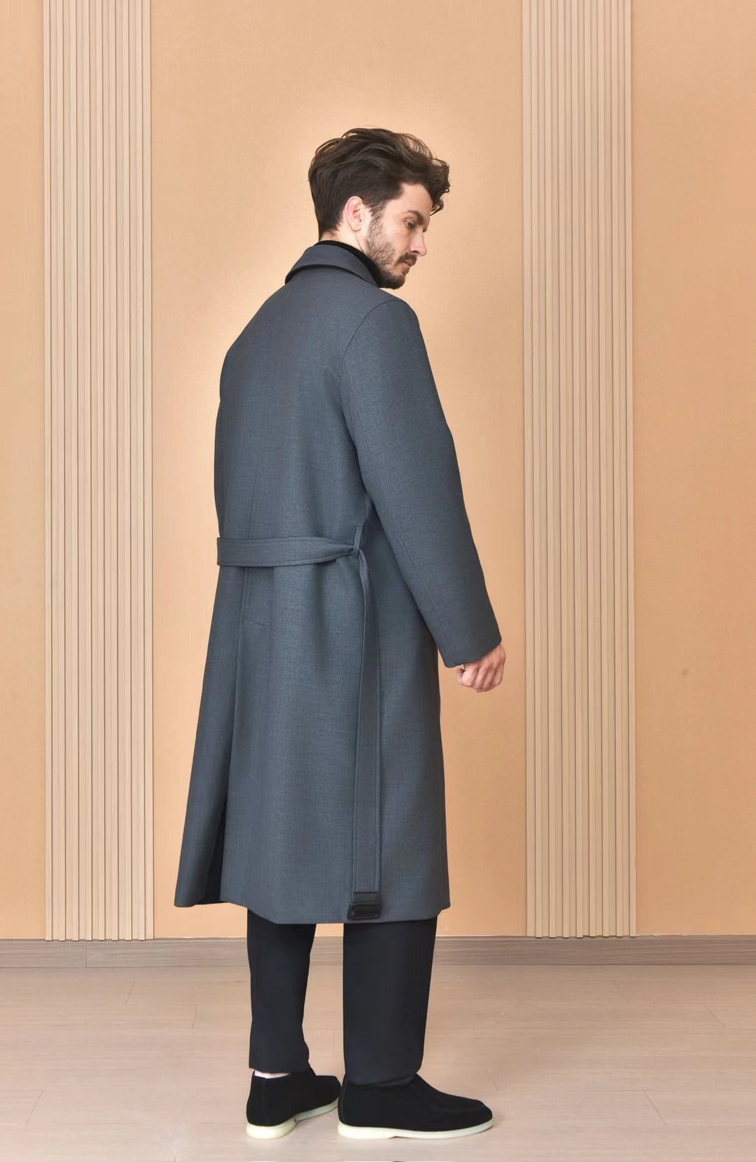 Loro Piana Mantel in Grau – Eleganter Langer Wintermantel mit Gürtel