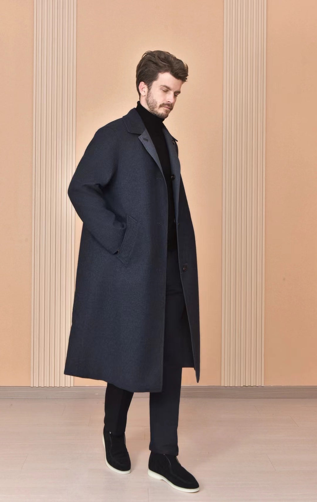 Loro Piana Mantel in Grau – Eleganter Langer Wintermantel mit Gürtel