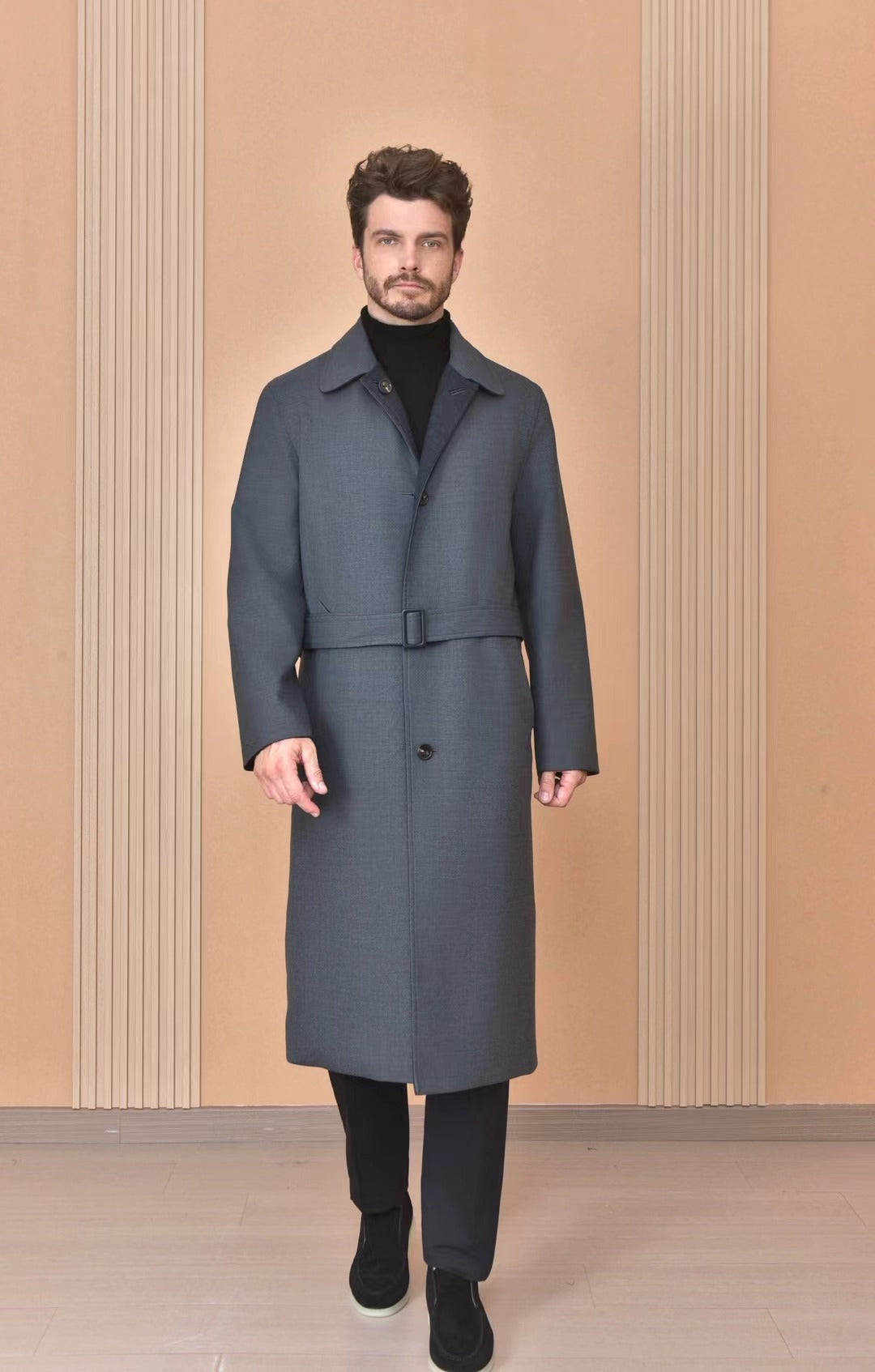 Loro Piana Mantel in Grau – Eleganter Langer Wintermantel mit Gürtel