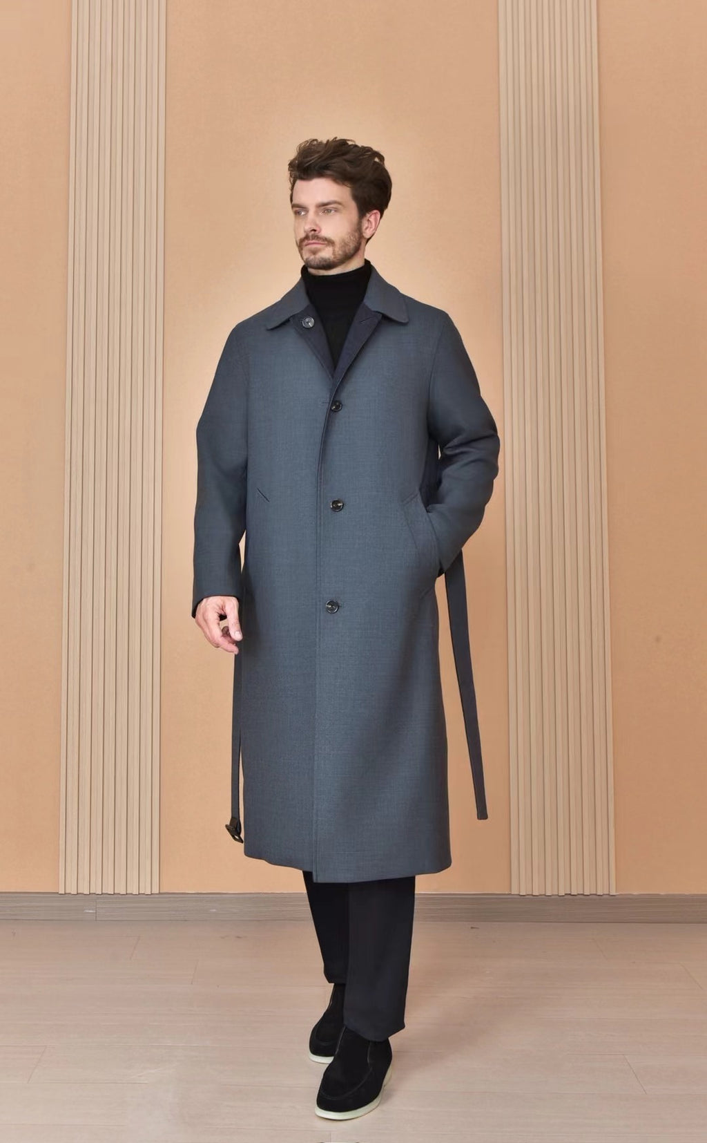 Loro Piana Mantel in Grau – Eleganter Langer Wintermantel mit Gürtel