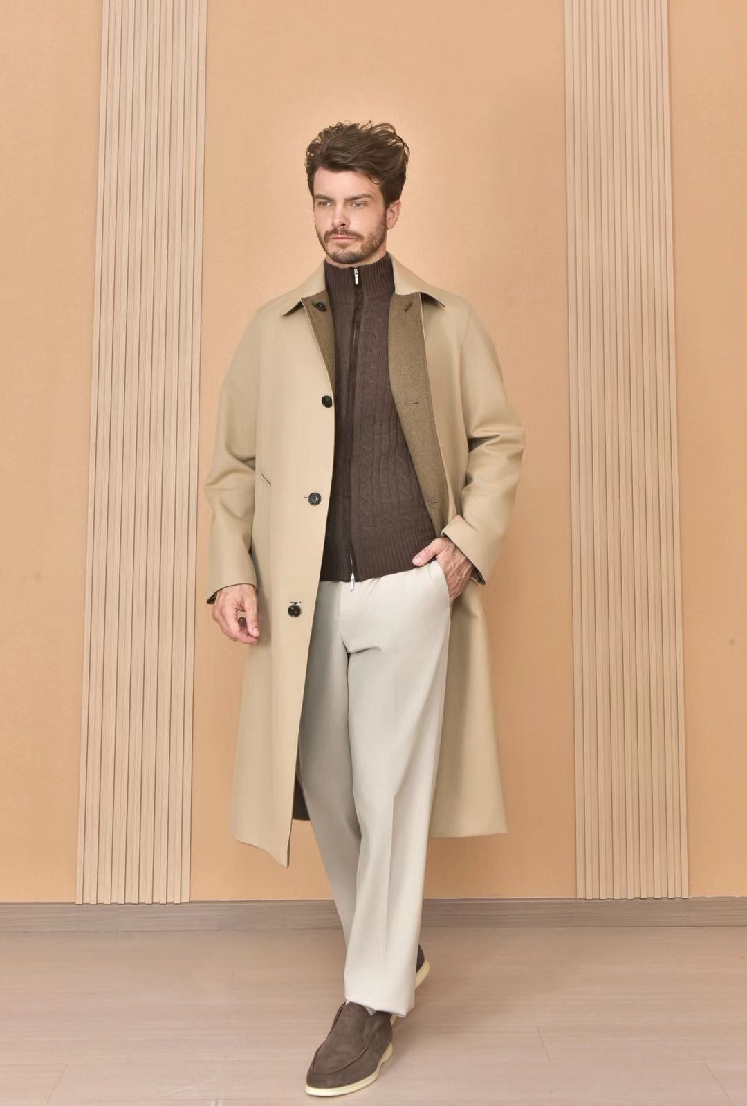 Loro Piana Mantel in Olivgrün – Langer Woll-Look