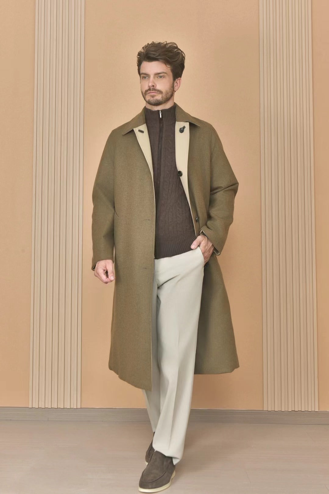 Loro Piana Mantel in Olivgrün – Langer Woll-Look