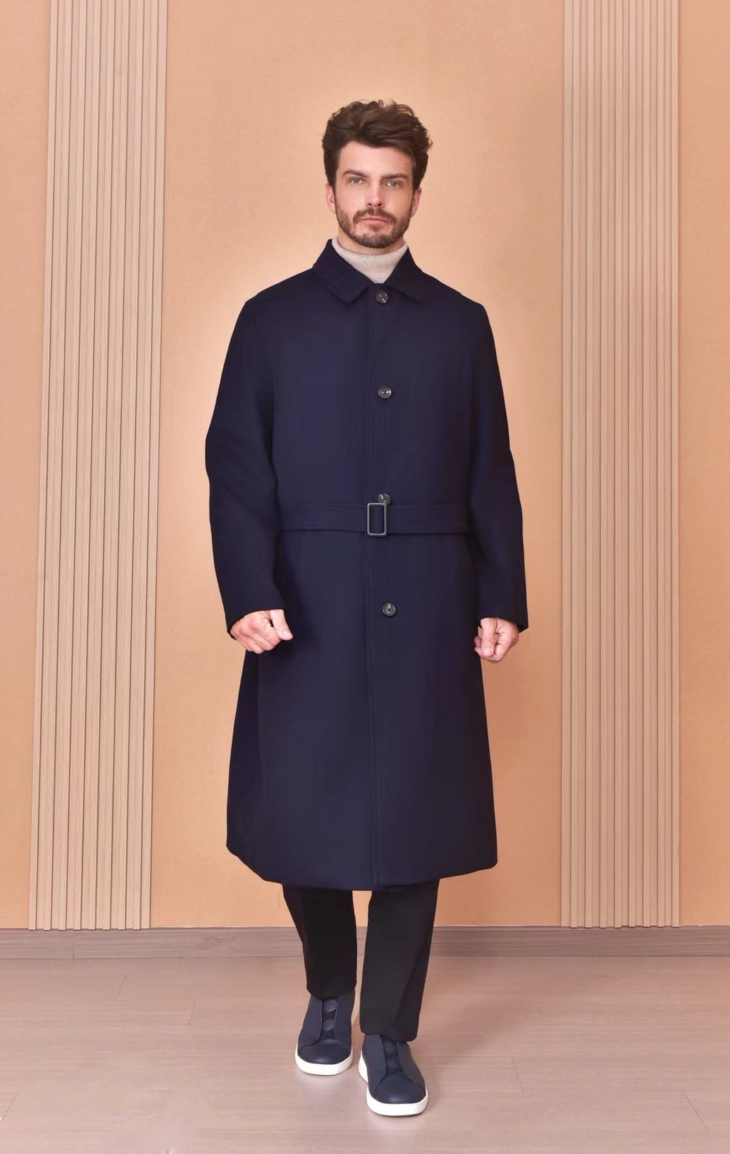Loro Piana Mantel in Dunkelblau – Eleganter Woll-Look