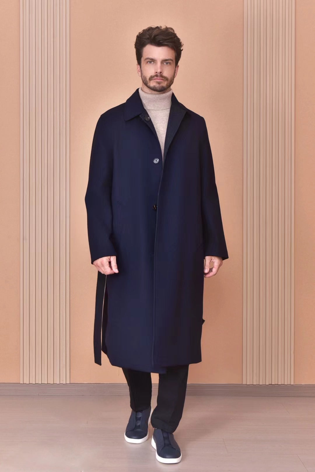 Loro Piana Mantel in Dunkelblau – Eleganter Woll-Look