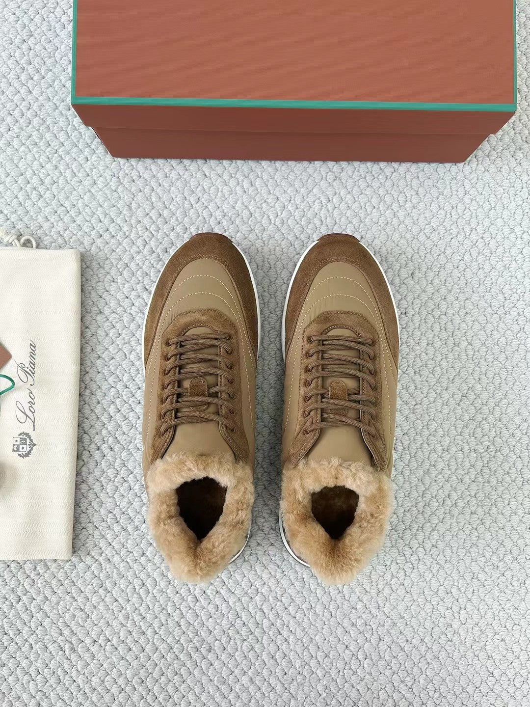 Loro Piana – Sneaker aus Wildleder und Leder mit Kaschmirfutter in Braun Herren