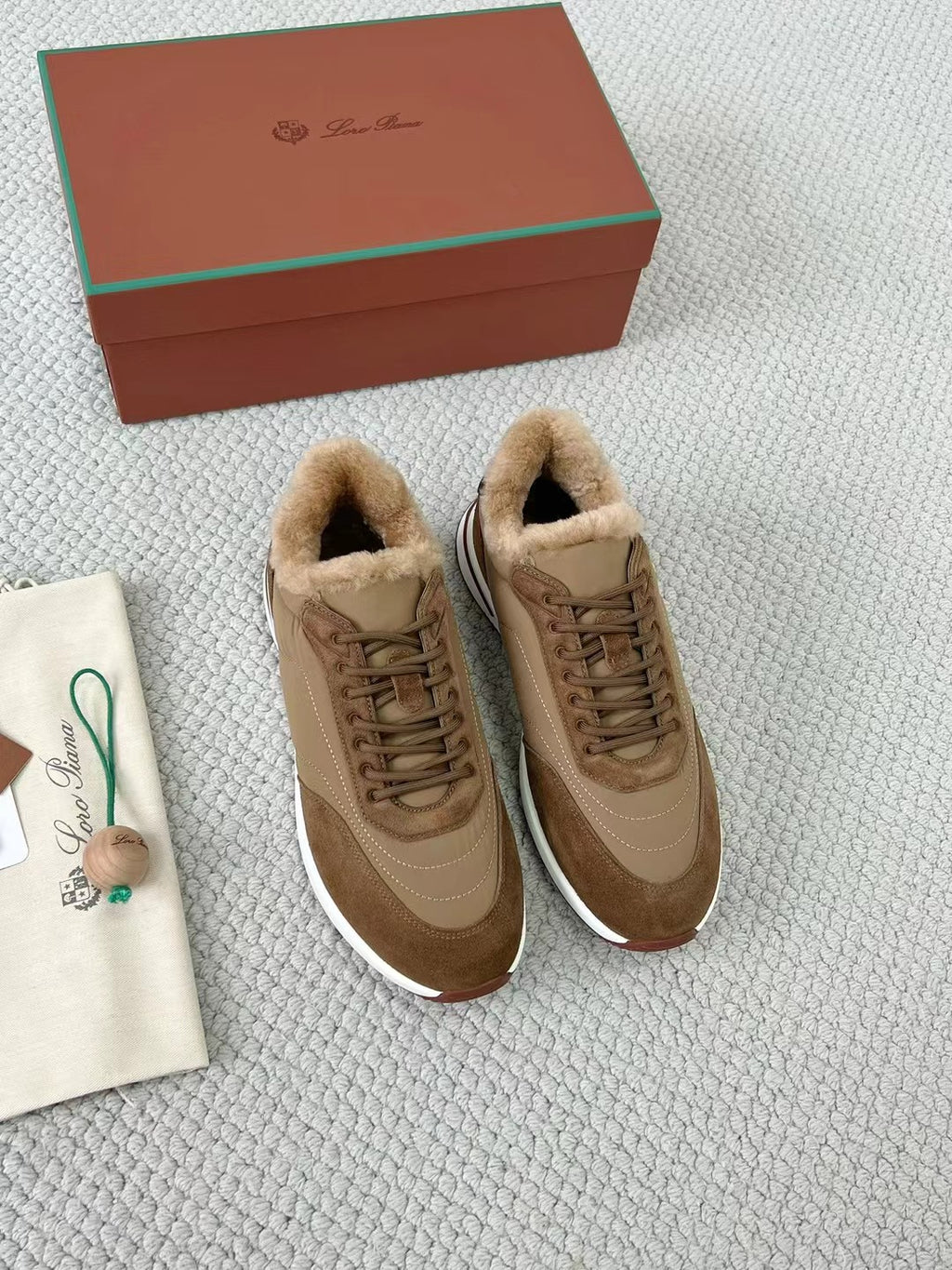 Loro Piana – Sneaker aus Wildleder und Leder mit Kaschmirfutter in Braun Herren