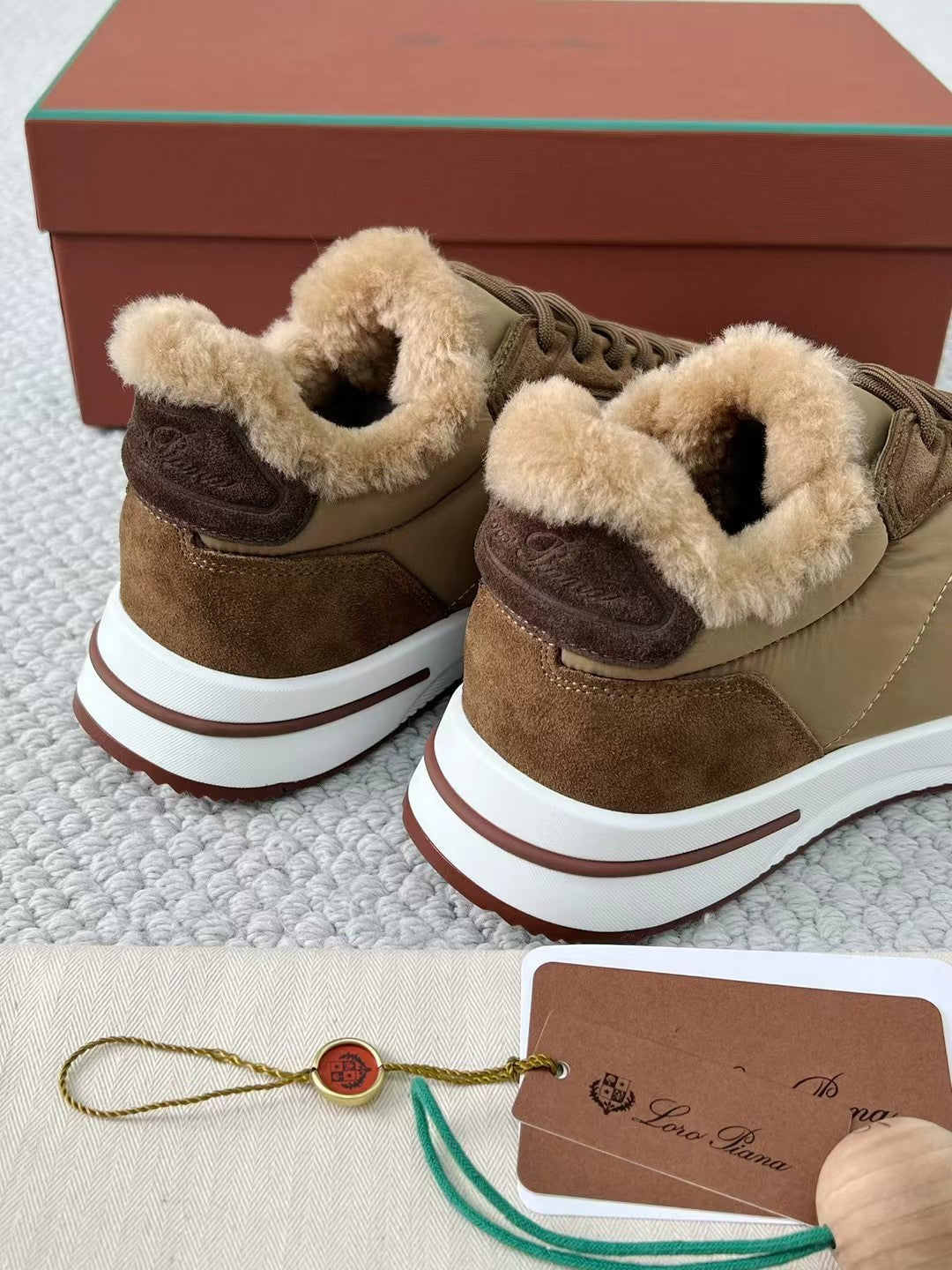 Loro Piana – Sneaker aus Wildleder und Leder mit Kaschmirfutter in Braun Herren