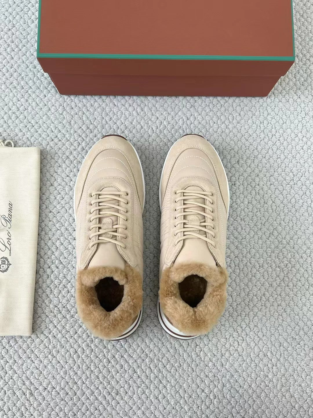 Loro Piana – Sneaker aus Wildleder und Leder mit Kaschmirfutter in Beige Herren