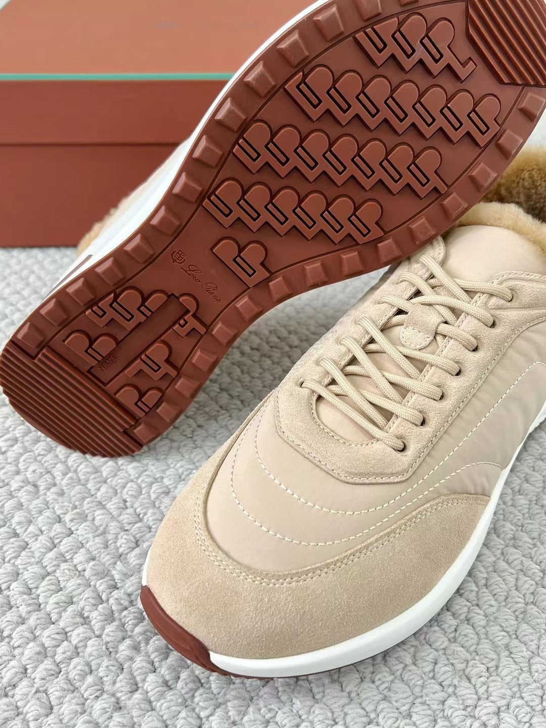 Loro Piana – Sneaker aus Wildleder und Leder mit Kaschmirfutter in Beige Herren