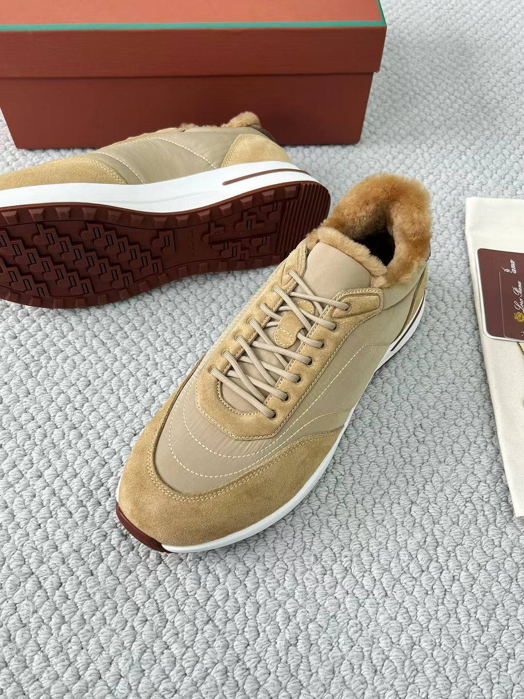 Loro Piana – Sneaker aus Wildleder und Leder mit Kaschmirfutter in Beige Herren
