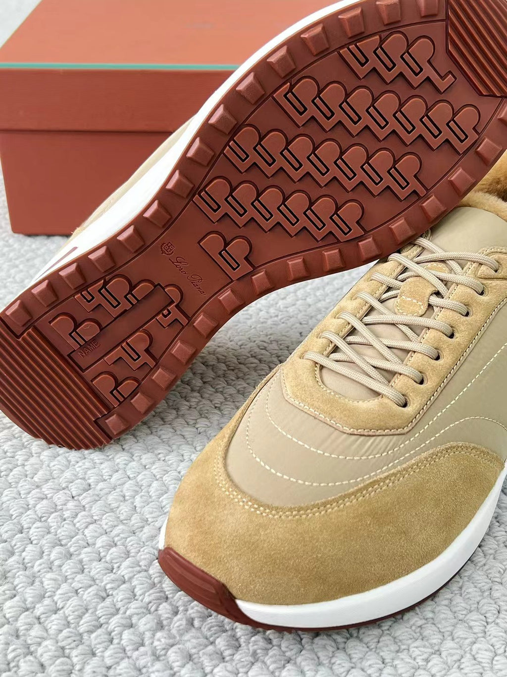 Loro Piana – Sneaker aus Wildleder und Leder mit Kaschmirfutter in Beige Herren