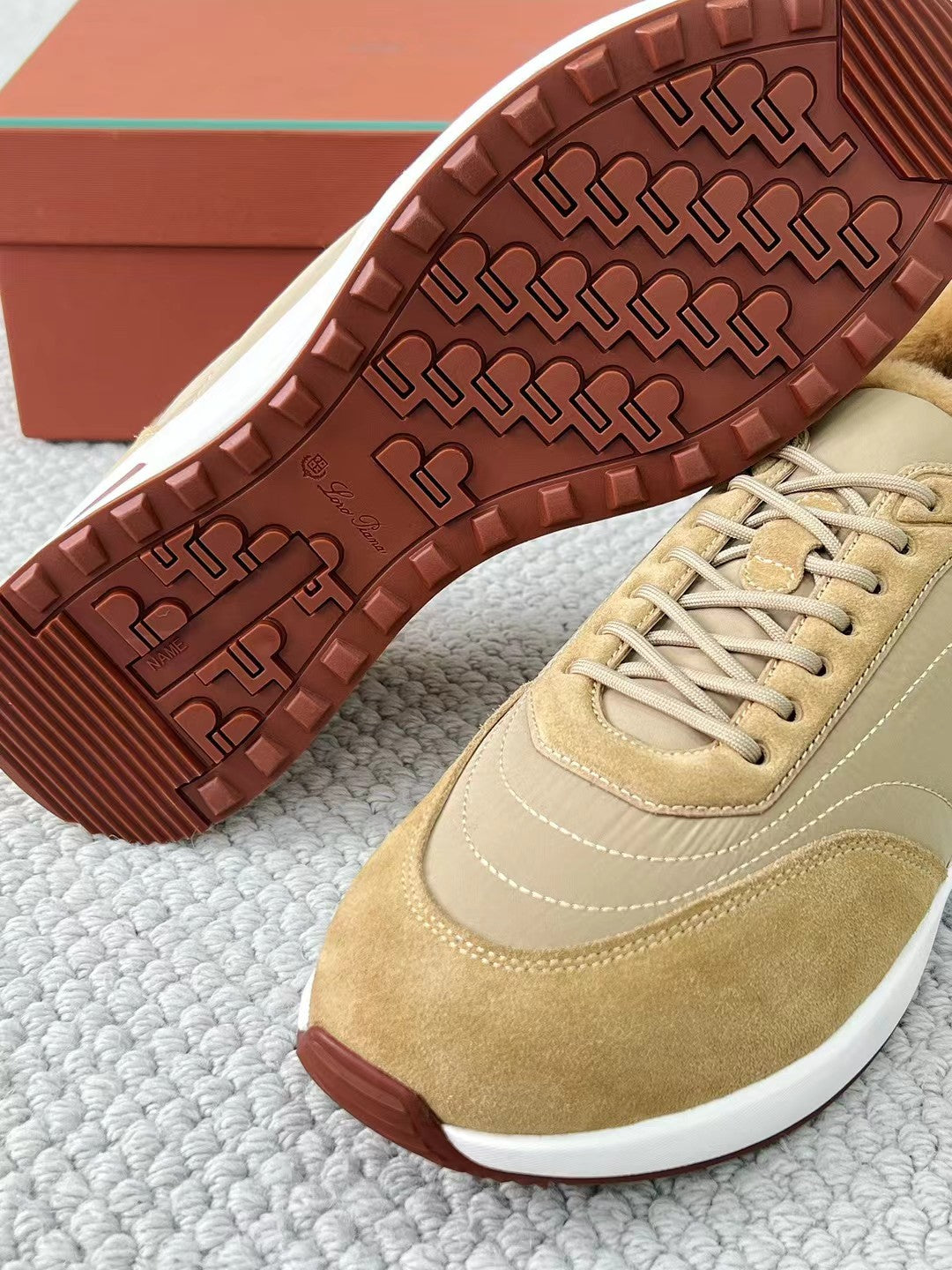 Loro Piana – Sneaker aus Wildleder und Leder mit Kaschmirfutter in Beige Herren