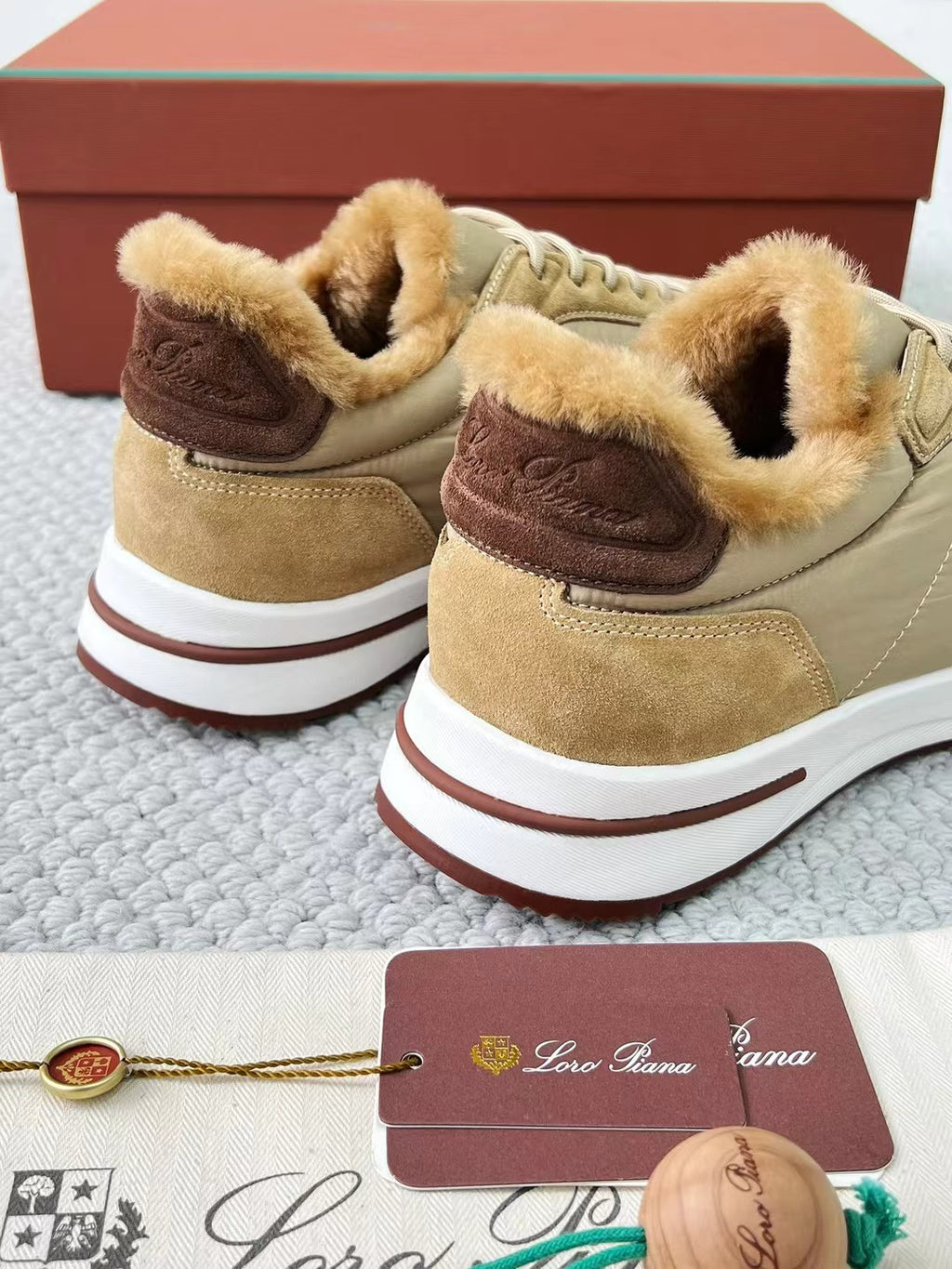 Loro Piana – Sneaker aus Wildleder und Leder mit Kaschmirfutter in Beige Herren