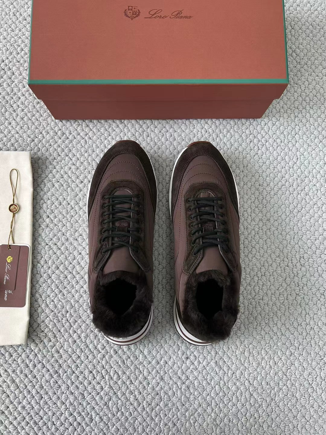 Loro Piana – Sneaker aus Wildleder mit Kaschmirfutter in Braun Herren
