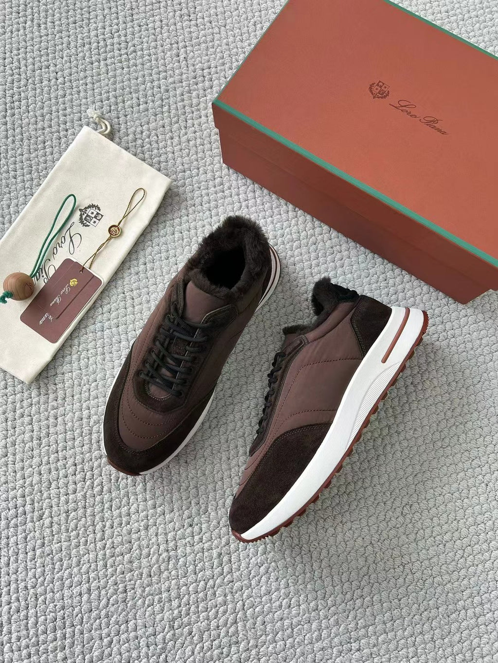 Loro Piana – Sneaker aus Wildleder mit Kaschmirfutter in Braun Herren