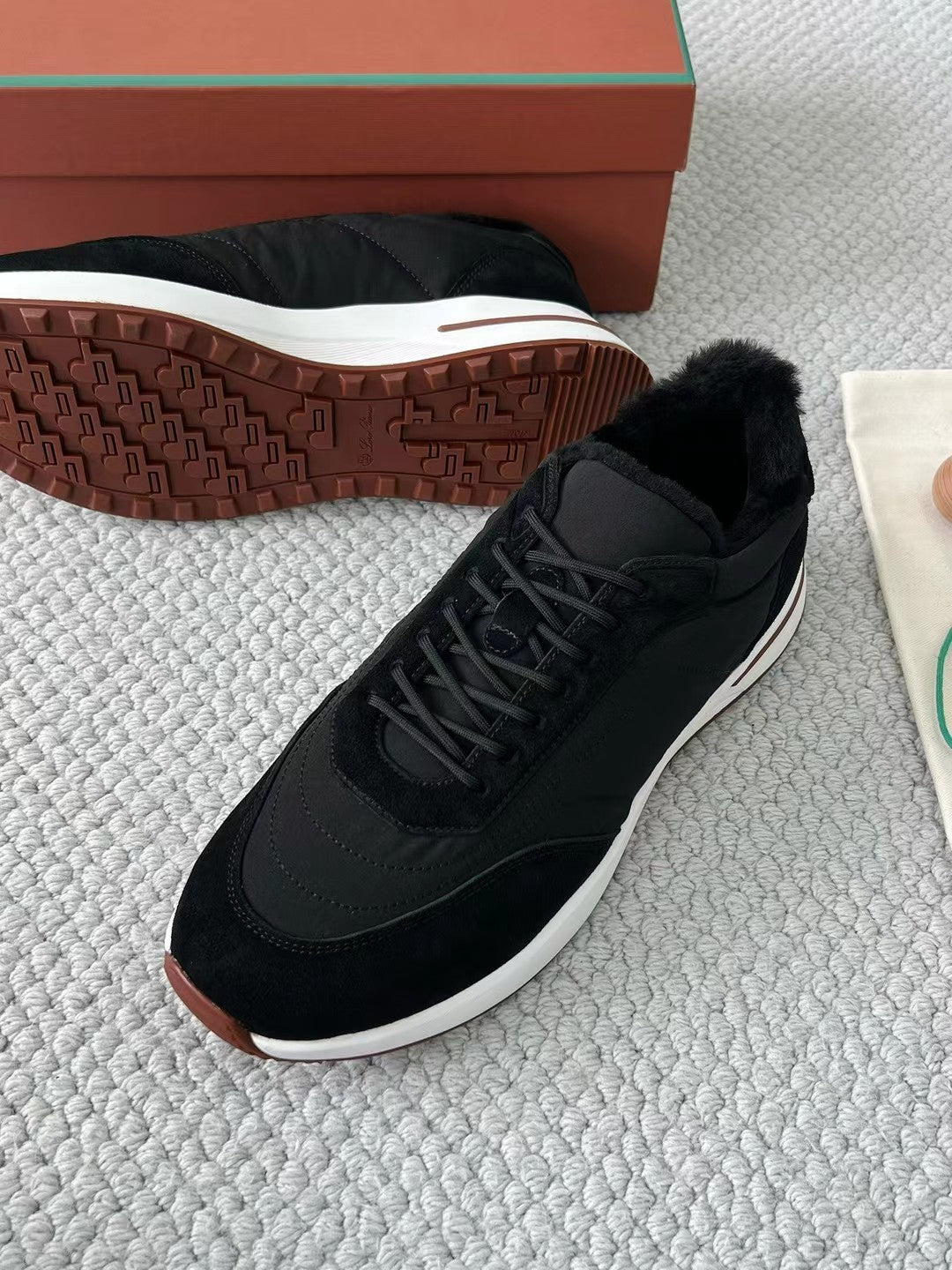 Lord Simon – Sneaker aus Leder in Schwarz mit weisser Sohle Herren