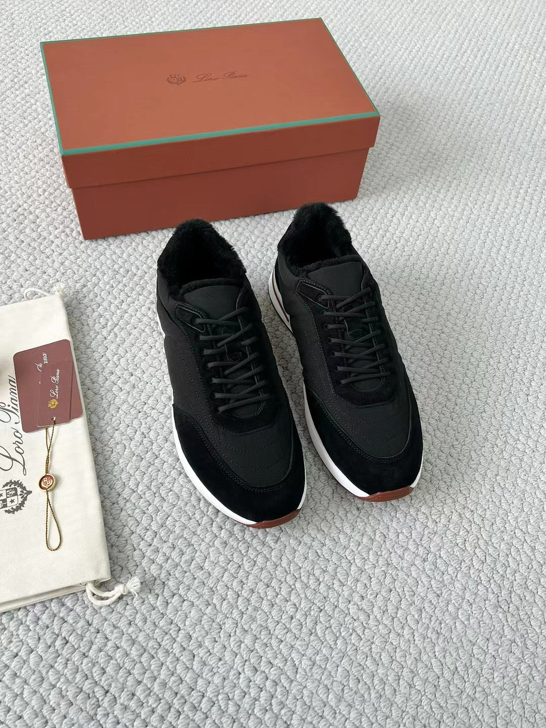 Lord Simon – Sneaker aus Leder in Schwarz mit weisser Sohle Herren