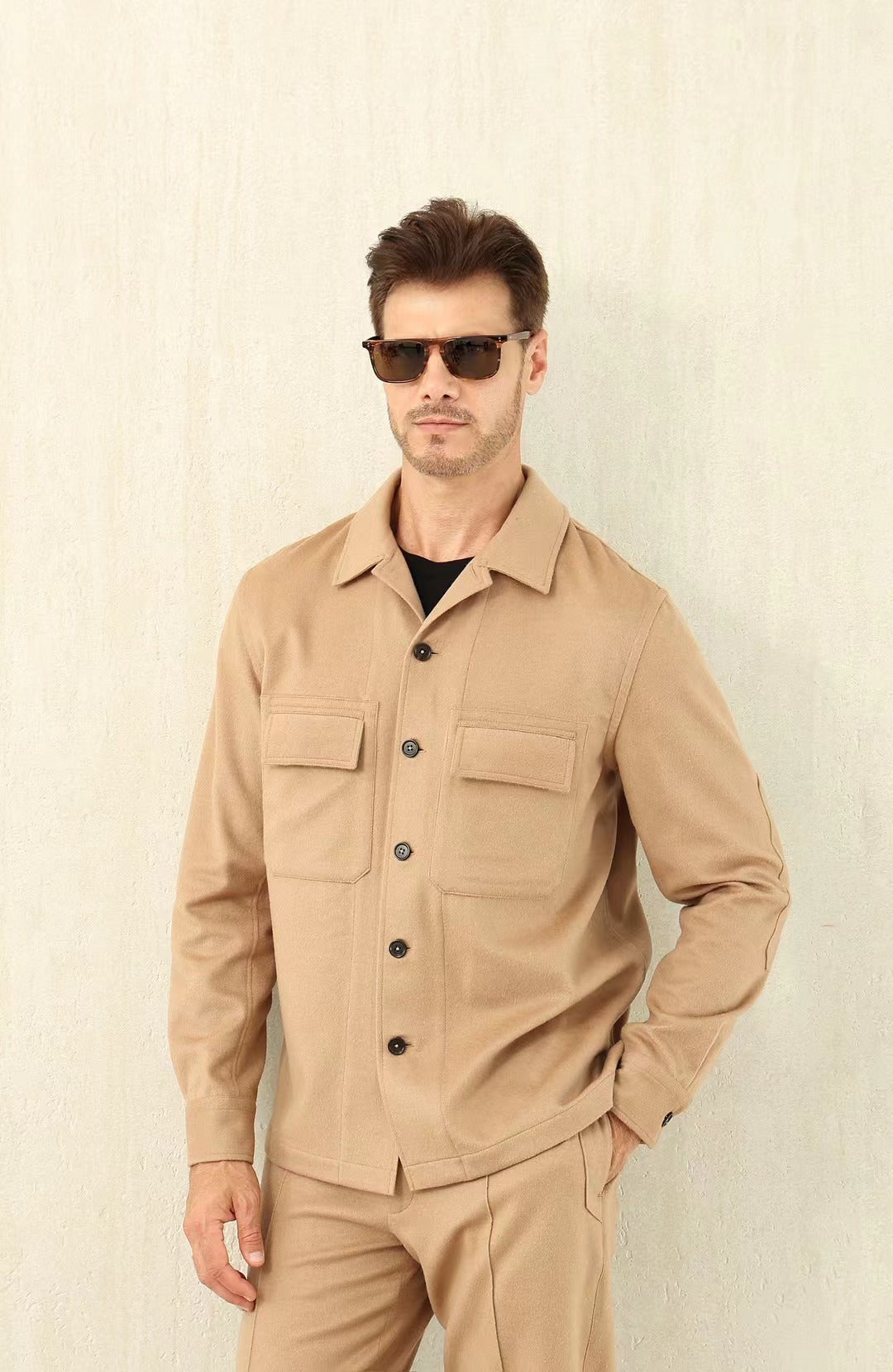 John Smedley Overshirt in Camel – Weicher, mitteldicker Stoff