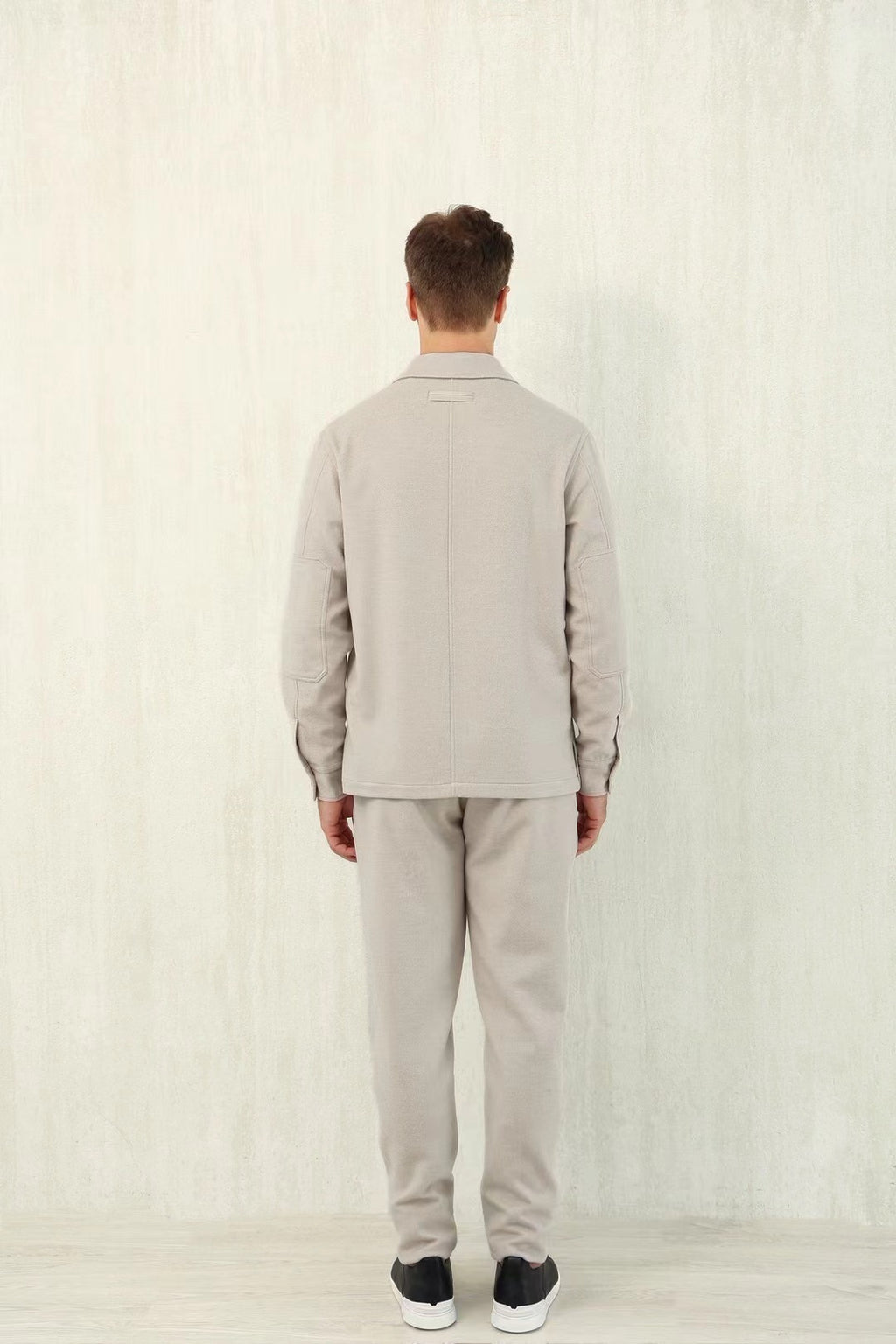 John Smedley Overshirt in Hellbeige – Weicher, mitteldicker Stoff