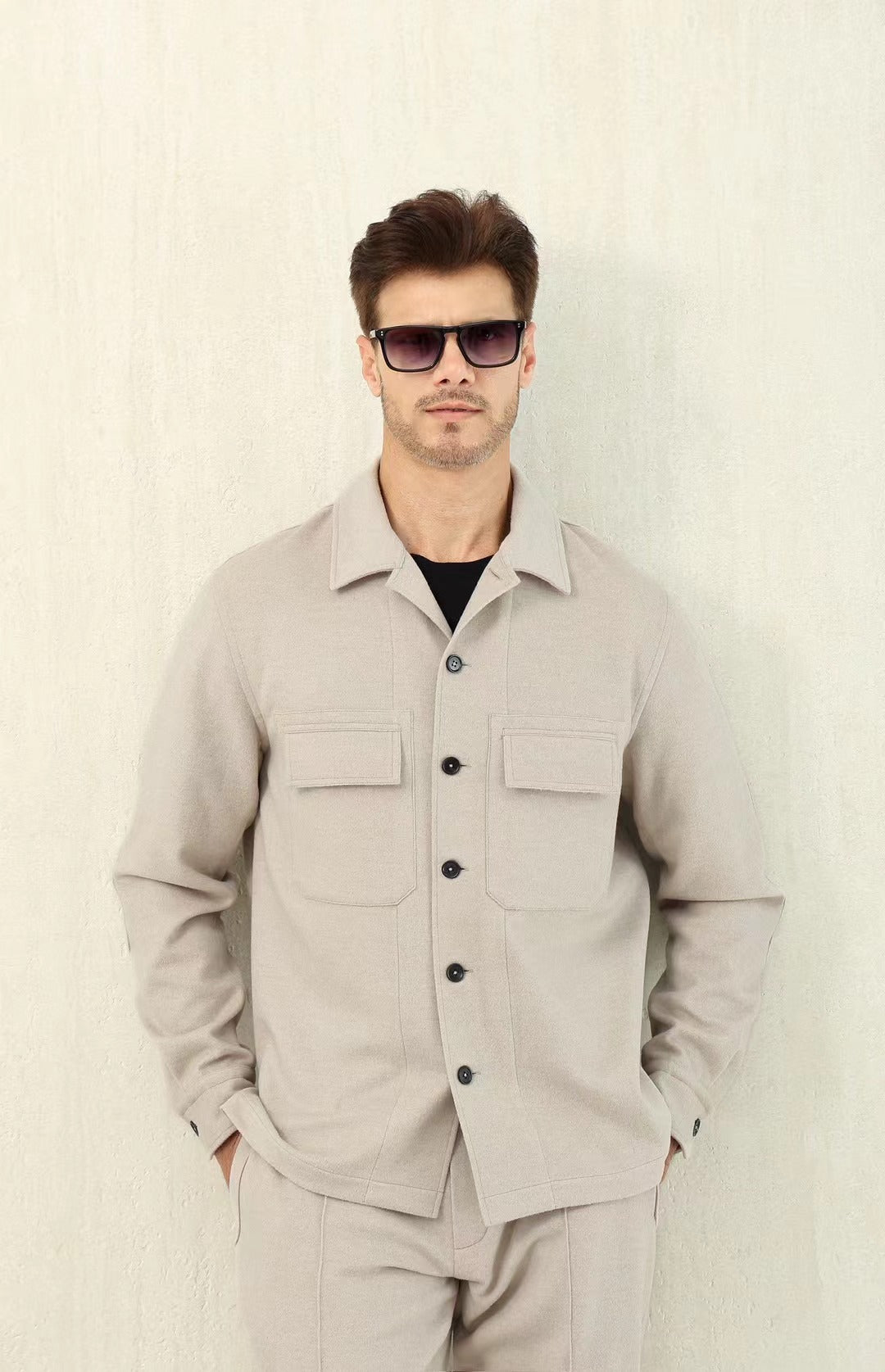 John Smedley Overshirt in Hellbeige – Weicher, mitteldicker Stoff