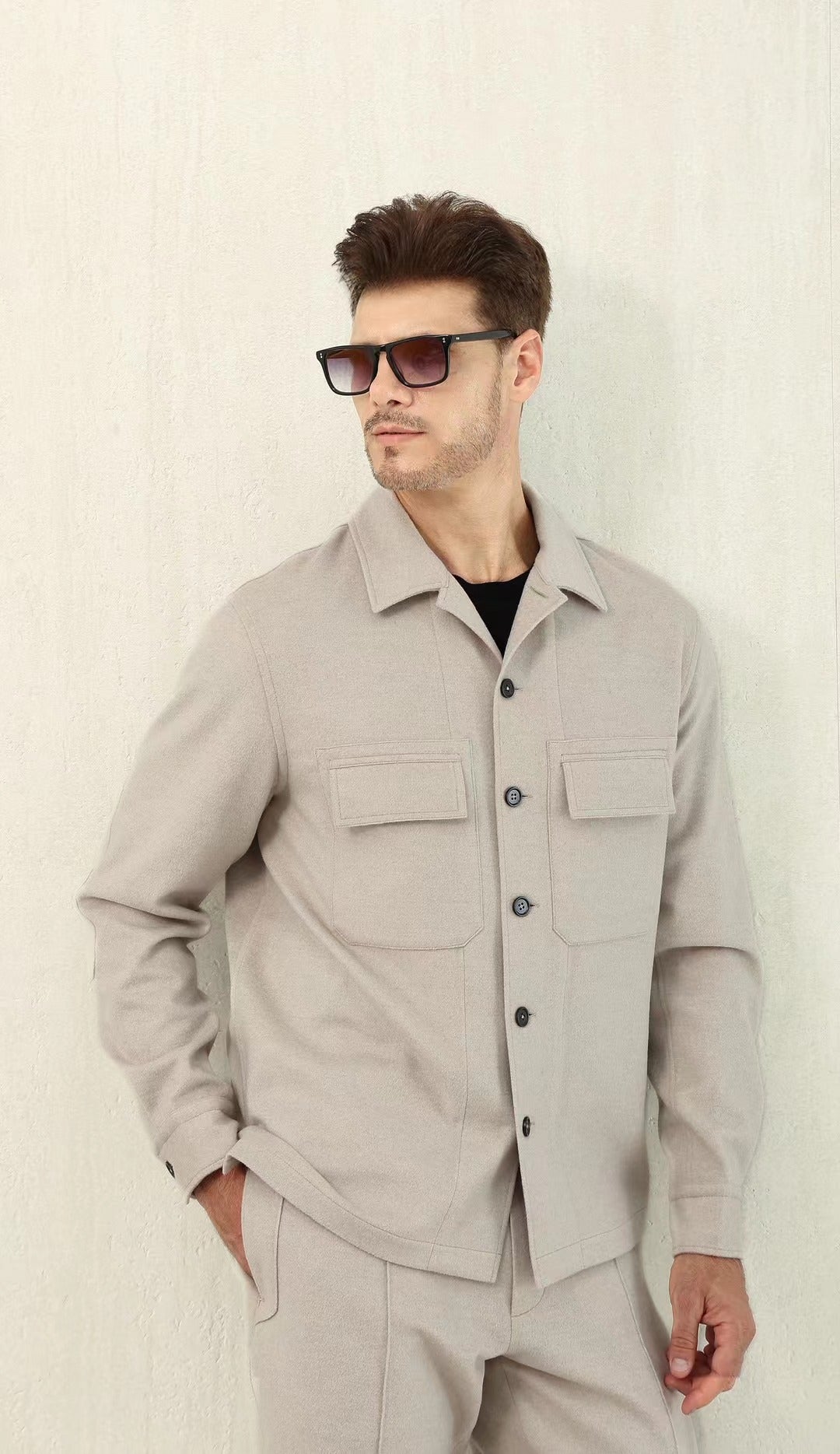 John Smedley Overshirt in Hellbeige – Weicher, mitteldicker Stoff