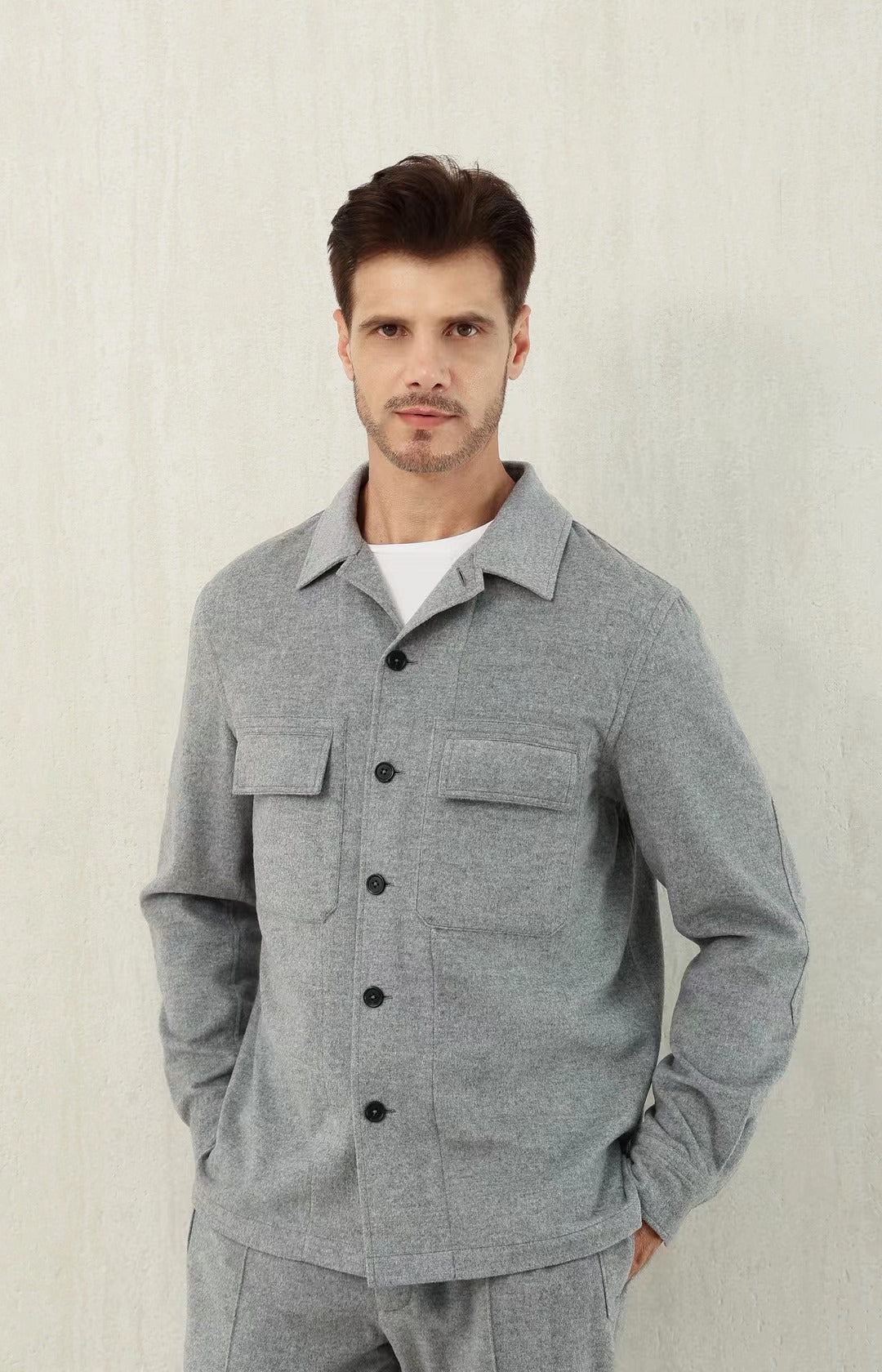 Loro Piana Overshirt in Hellgrau – Weicher, mitteldicker Stoff