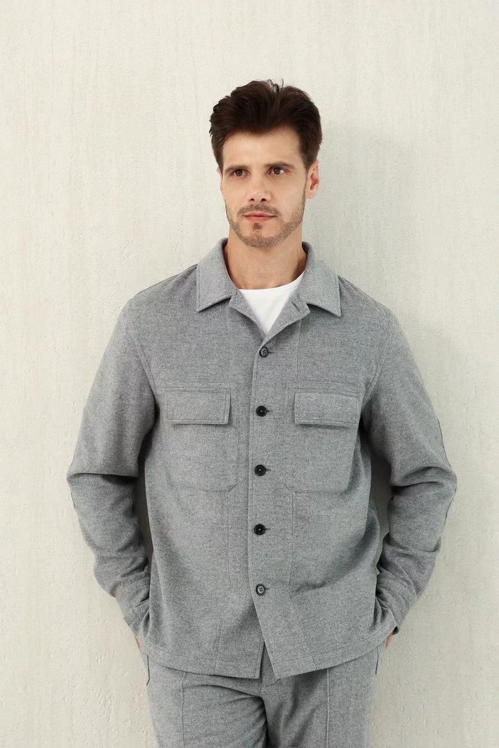 Loro Piana Overshirt in Hellgrau – Weicher, mitteldicker Stoff