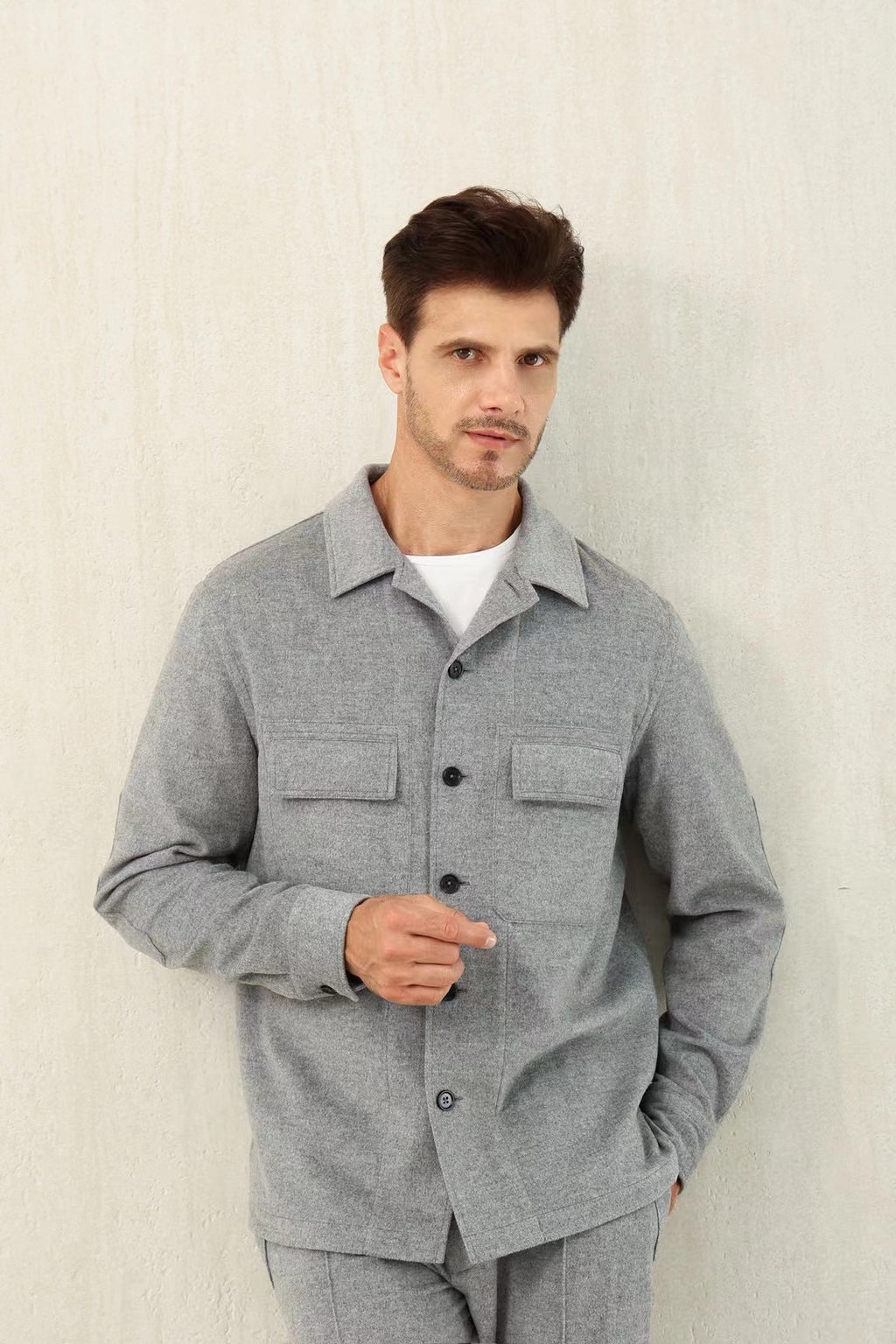 Loro Piana Overshirt in Grau – Weicher, mitteldicker Stoff