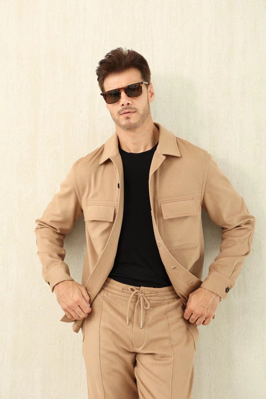 Loro Piana – Overshirt, Hose und T-Shirt in Beige & Schwarz Herren
