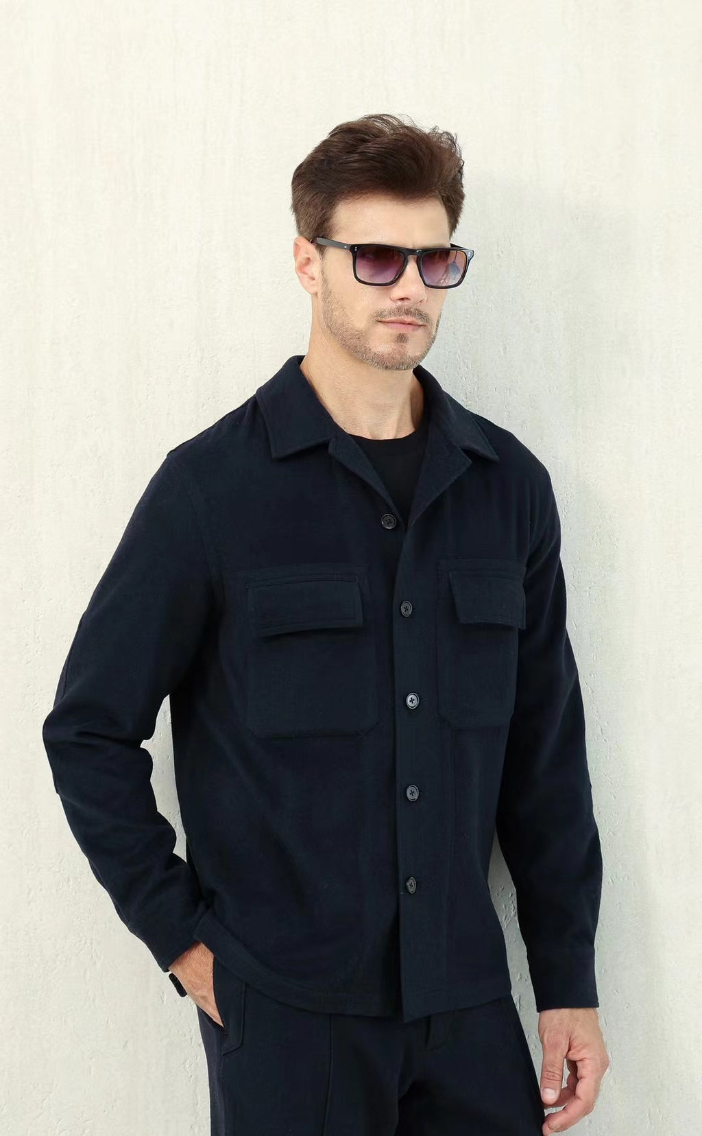 Loro Piana – Overshirt, Hose und Slip-On-Sneaker in Navy & Schwarz Herren