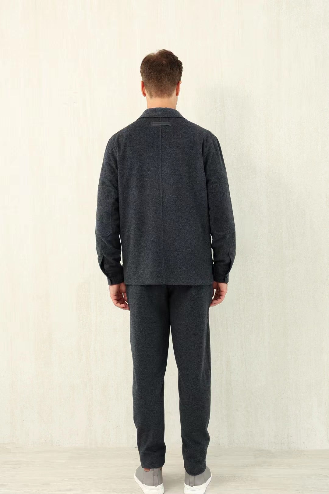 Loro Piana – Overshirt, Hose und T-Shirt in Dunkelgrau & Weiss Herren