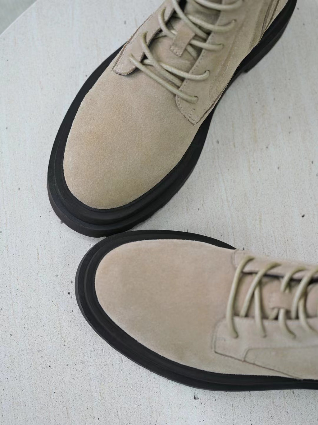 Brunello Cucinelli Herren-Stiefeletten aus Wildleder in Sand