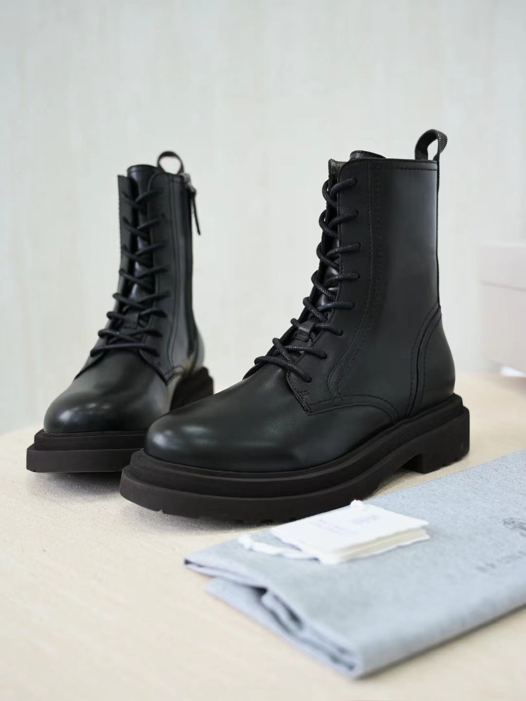 Brunello Cucinelli Herren-Stiefeletten aus Leder in Schwarz