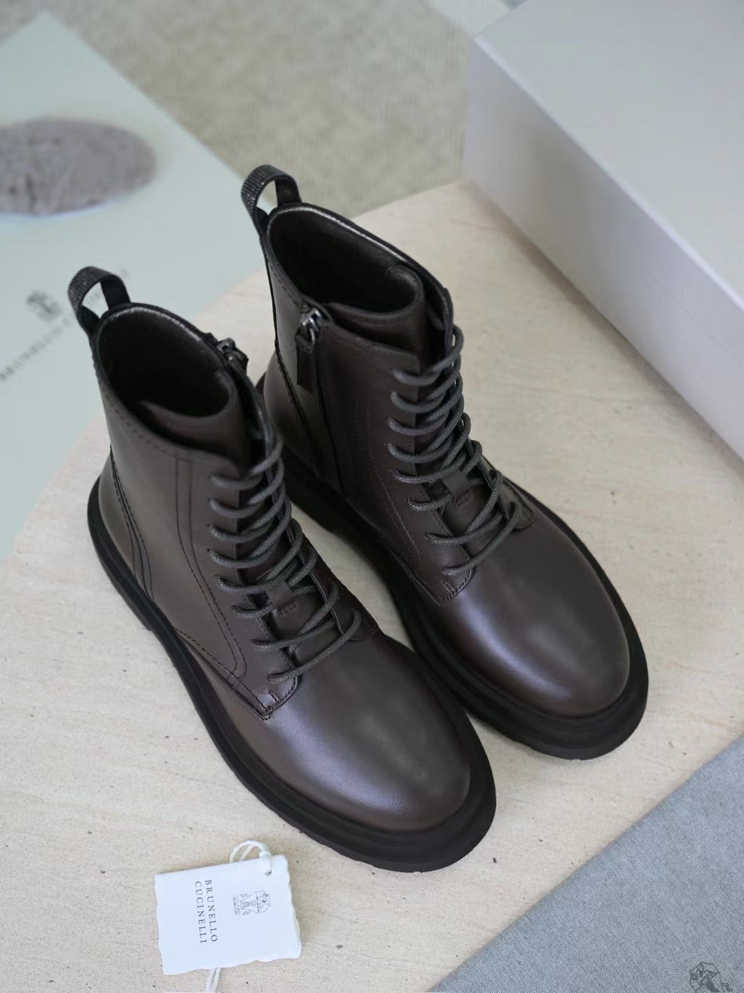 Brunello Cucinelli – Schnürstiefel aus Leder mit Reißverschluss in Dunkelbraun Herren