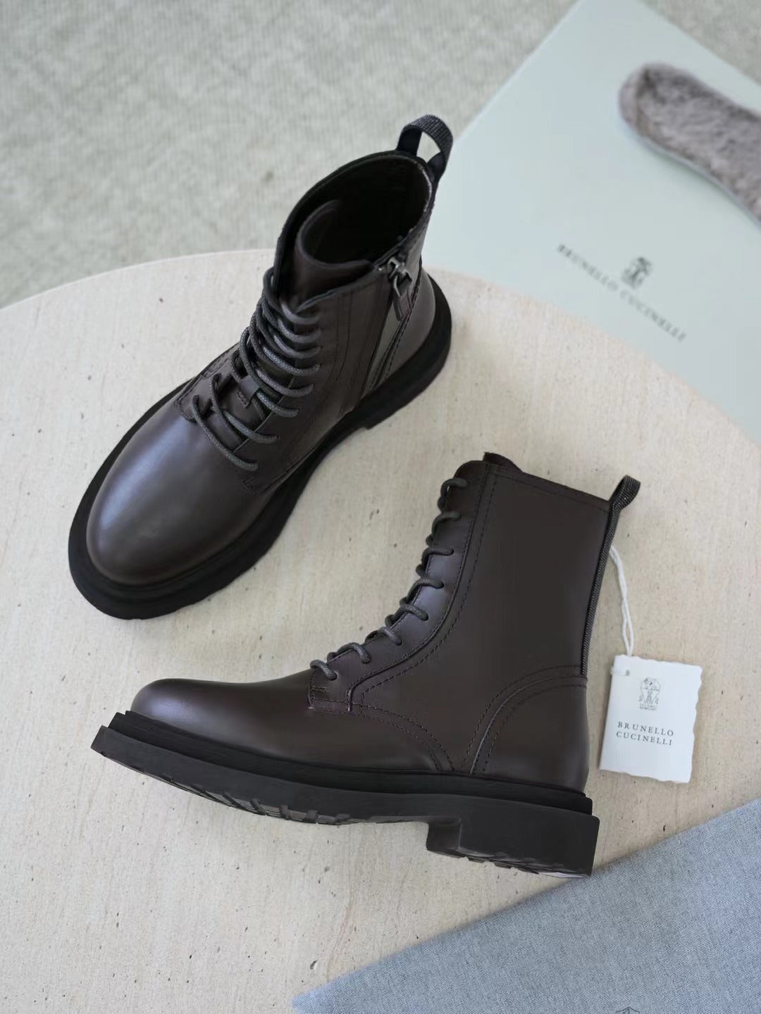 Brunello Cucinelli – Schnürstiefel aus Leder mit Reißverschluss in Dunkelbraun Herren