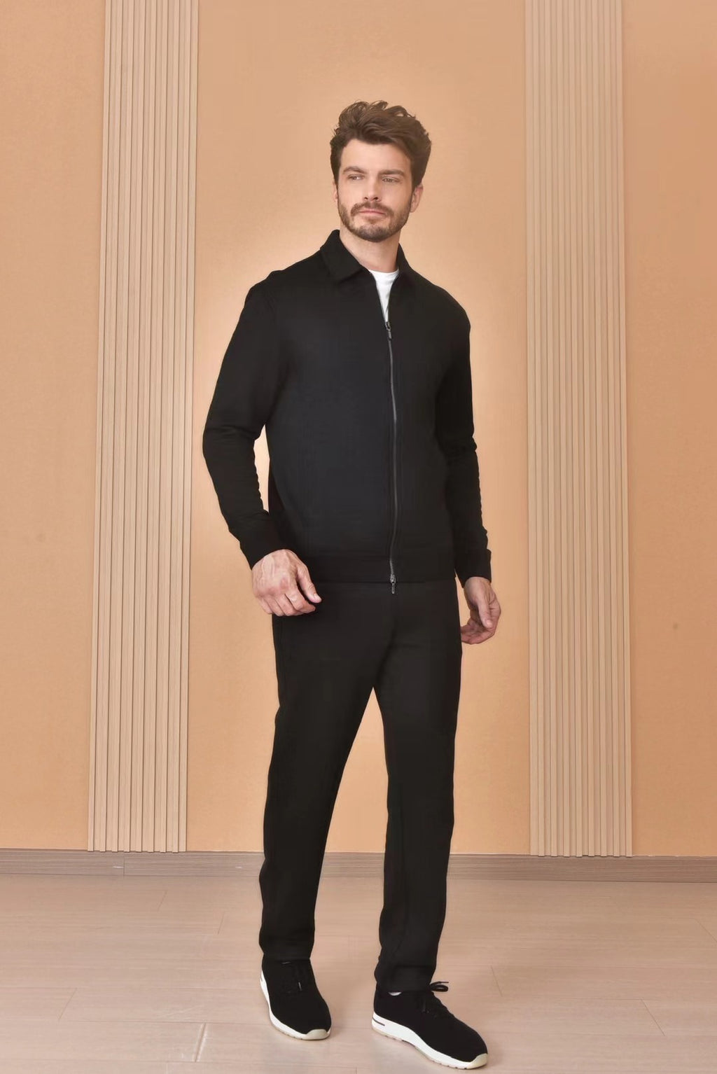 Loro Piana – Zip-Jacke, Hose und Sneaker in Schwarz Herren