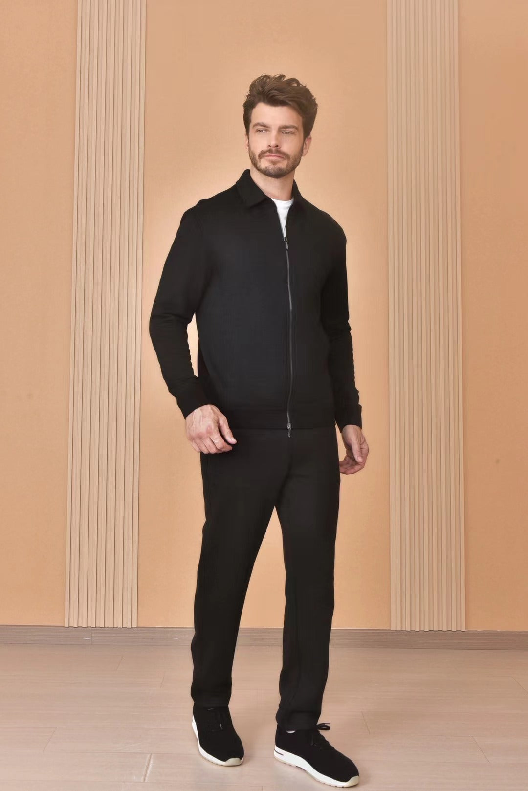 Loro Piana – Zip-Jacke, Hose und Sneaker in Schwarz Herren
