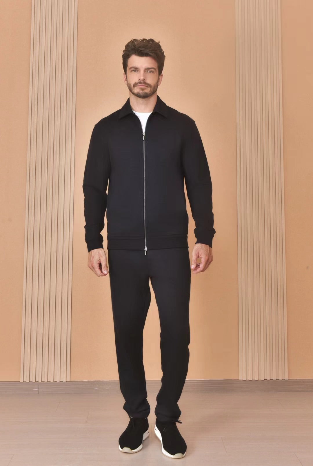 Loro Piana – Zip-Jacke, Hose und Sneaker in Schwarz Herren
