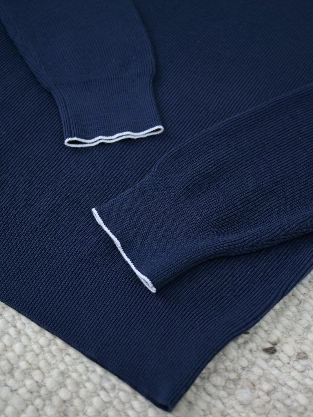 Brunello Cucinelli – Quarter-Zip-Pullover aus gerippter Wolle in Marineblau Herren