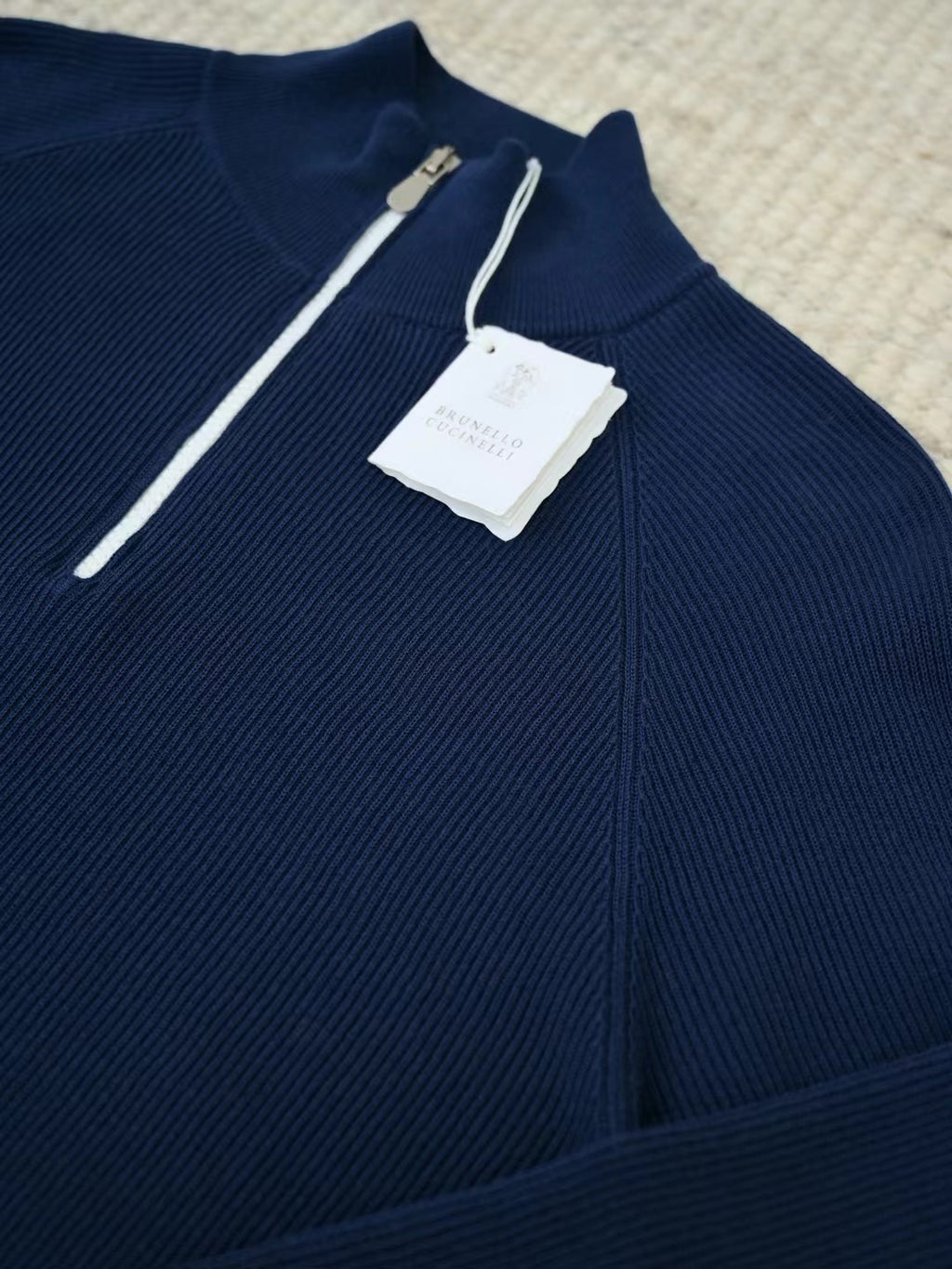 Brunello Cucinelli – Quarter-Zip-Pullover aus gerippter Wolle in Marineblau Herren