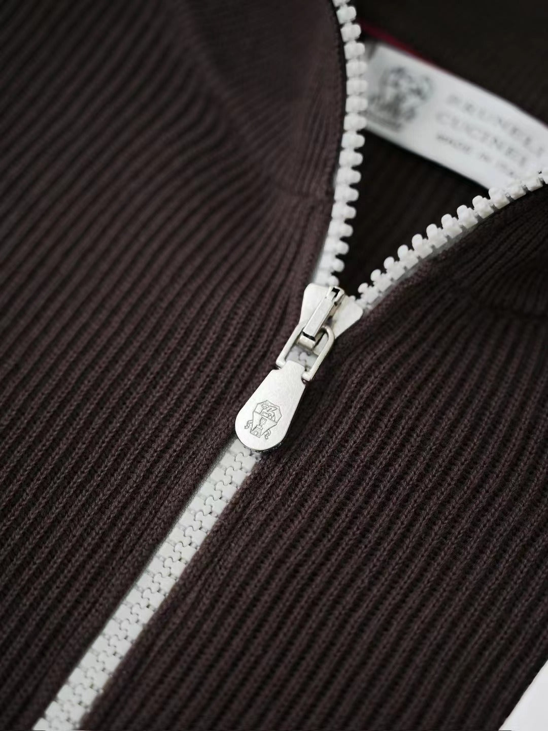 Brunello Cucinelli Viertelreissverschluss-Pullover aus Baumwolle in Dunkelbraun