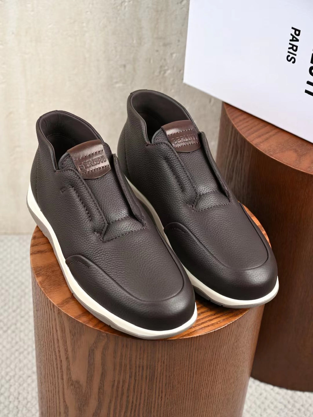 Berluti – Exklusive Winter Slipper aus braunem Leder mit Lammfellfutter