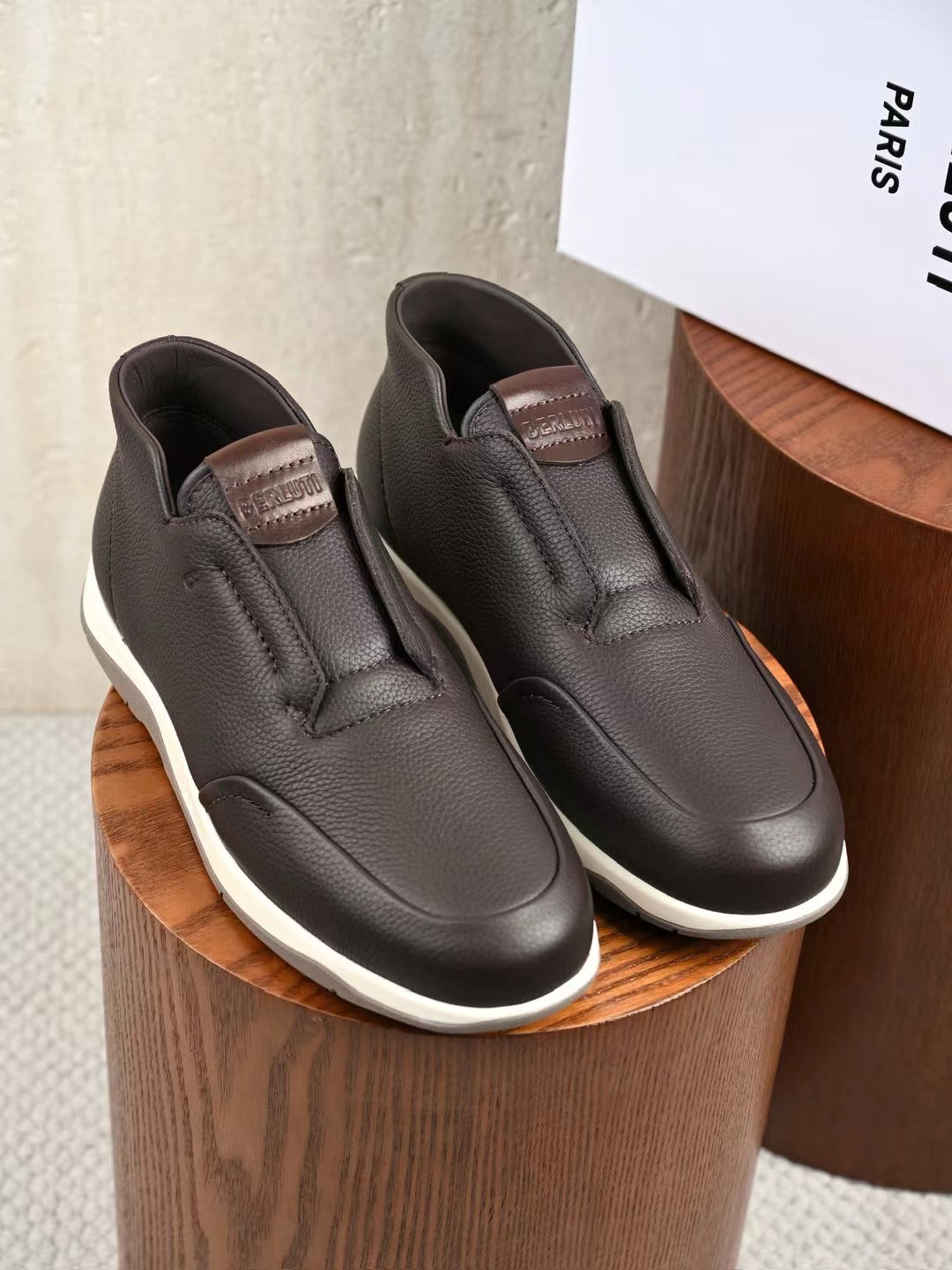 Berluti – Exklusive Winter Slipper aus braunem Leder mit Lammfellfutter