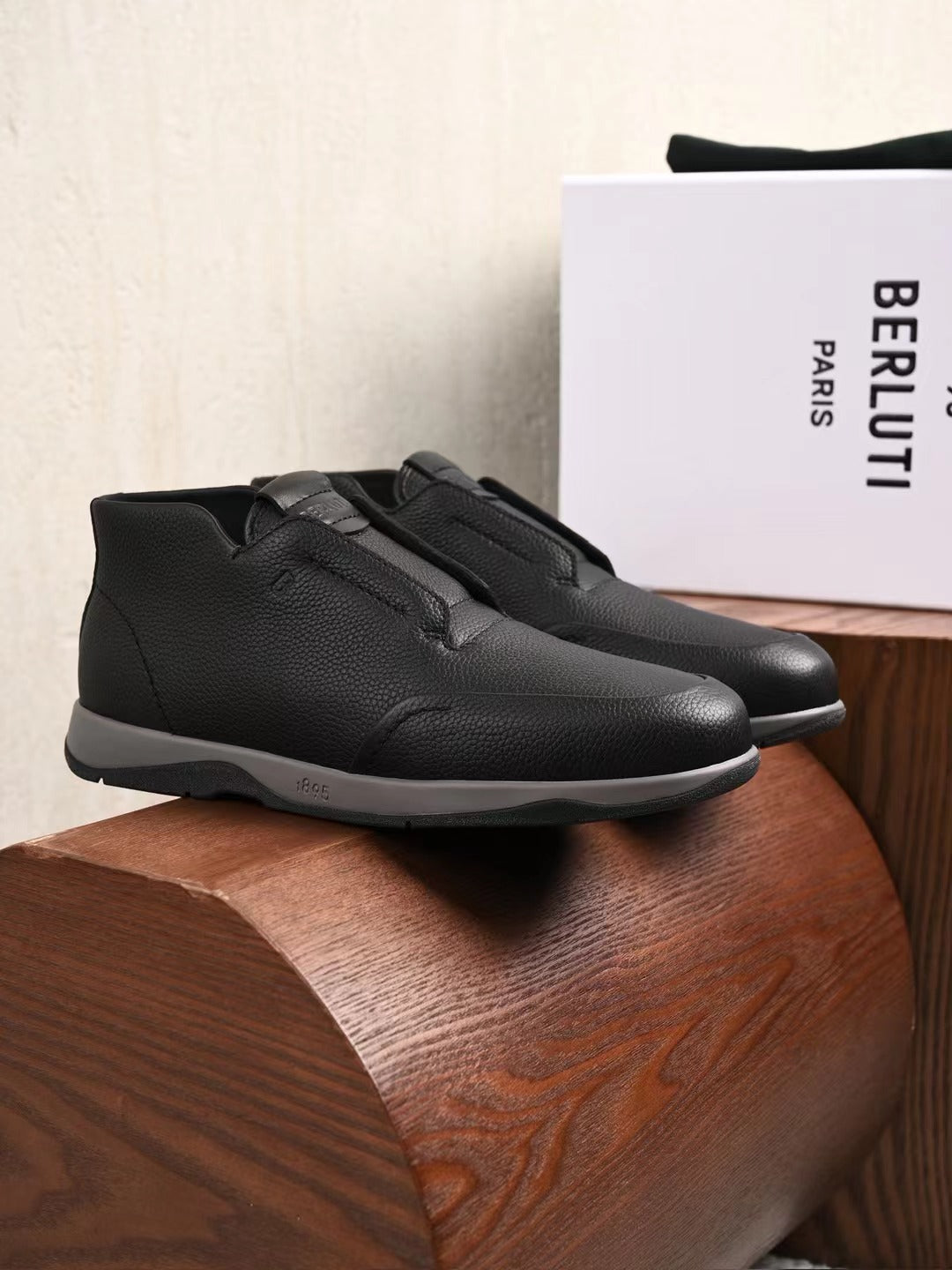 Berluti – Exklusive Winter Slipper aus schwarzem Leder mit Lammfellfutter