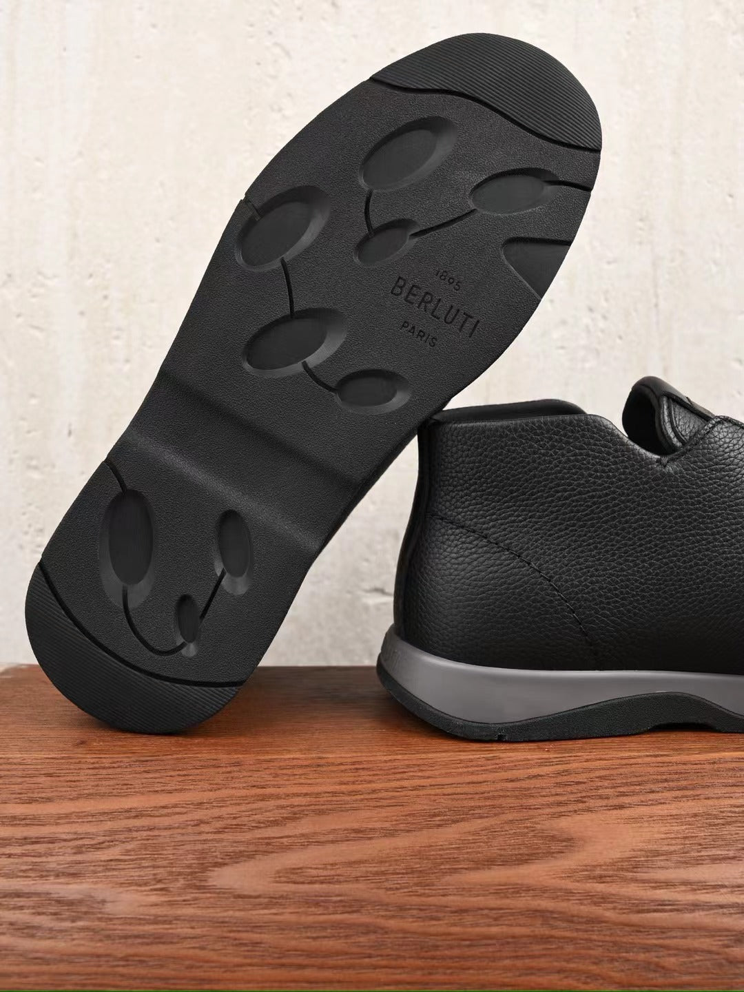 Berluti – Exklusive Winter Slipper aus schwarzem Leder mit Lammfellfutter