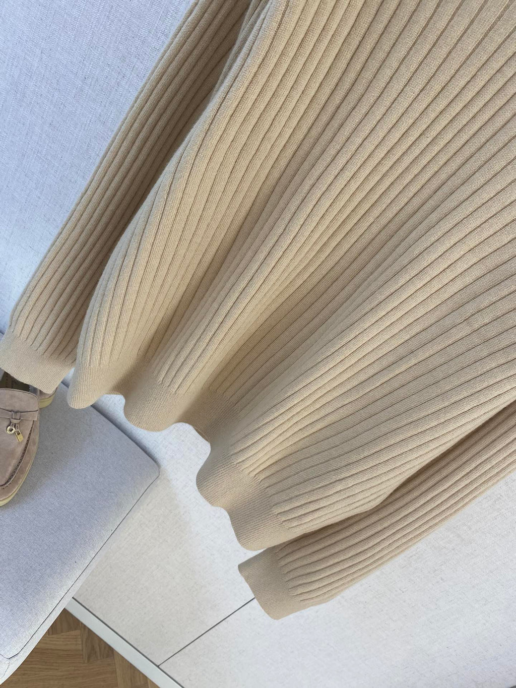 Lora Piana Polo-Strickpullover Beige – Premium Rippenstrick Weicher Longsleeve